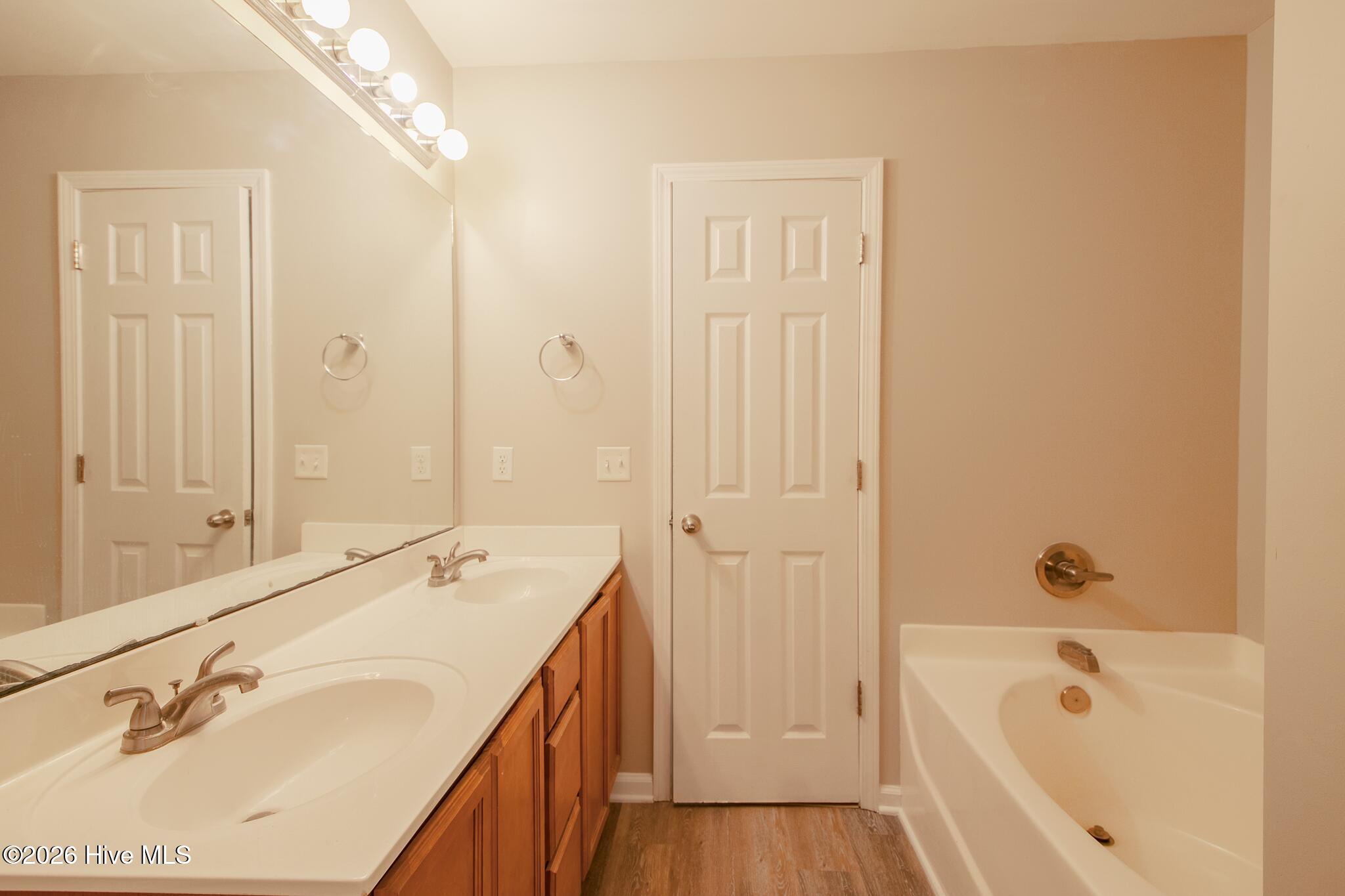 100522073 | Photo 19