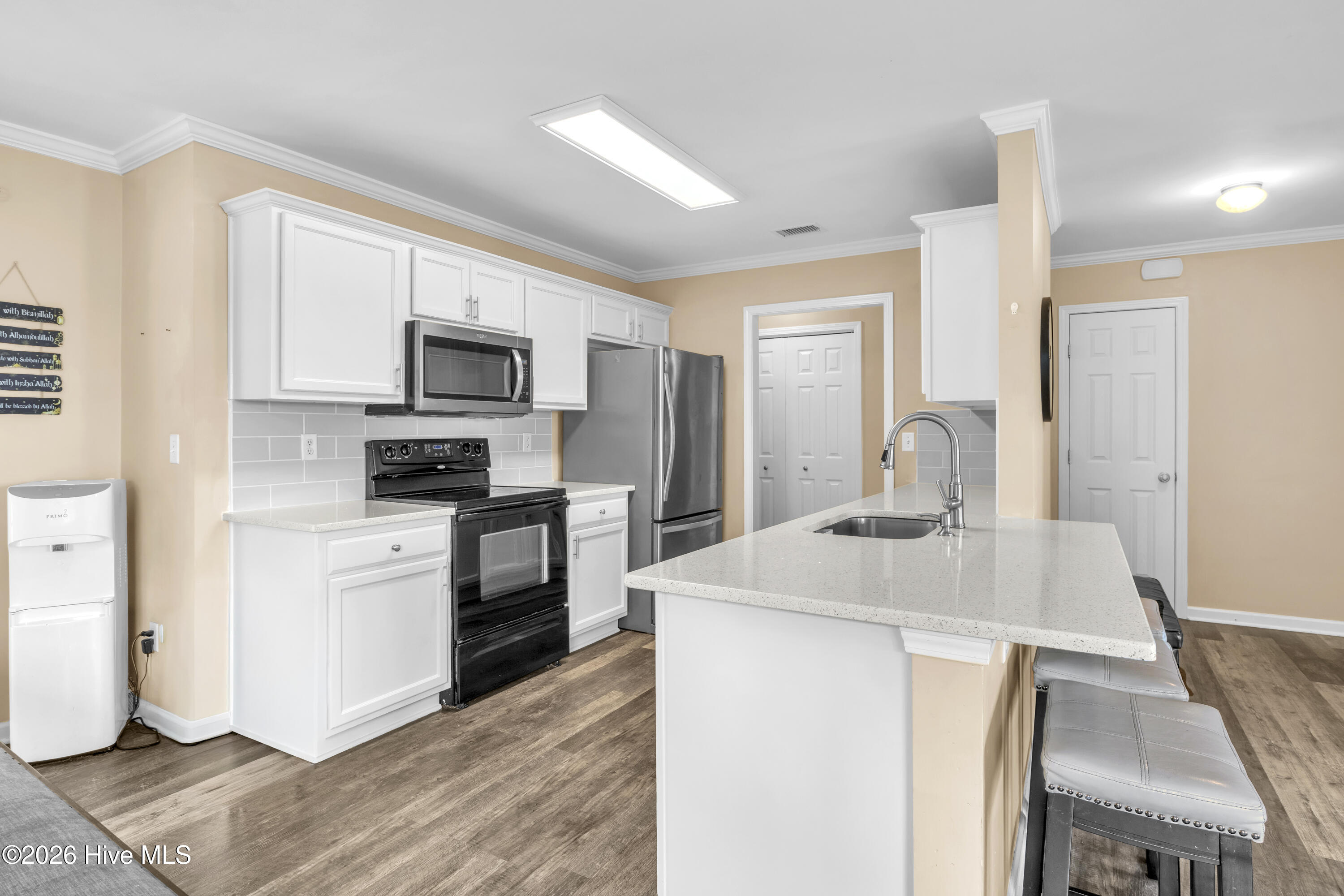 100556302 | Photo 13