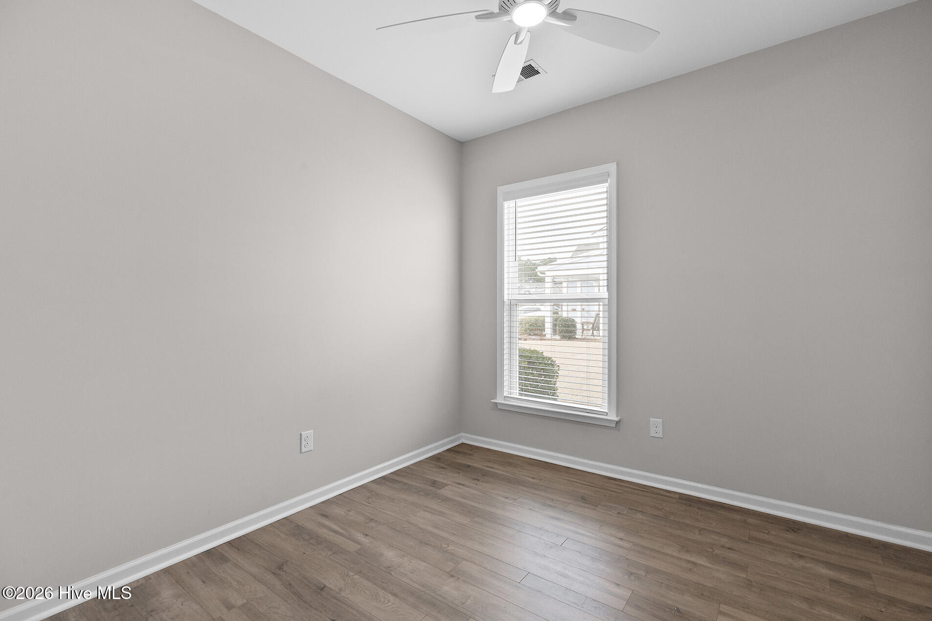 100554927 | Photo 31