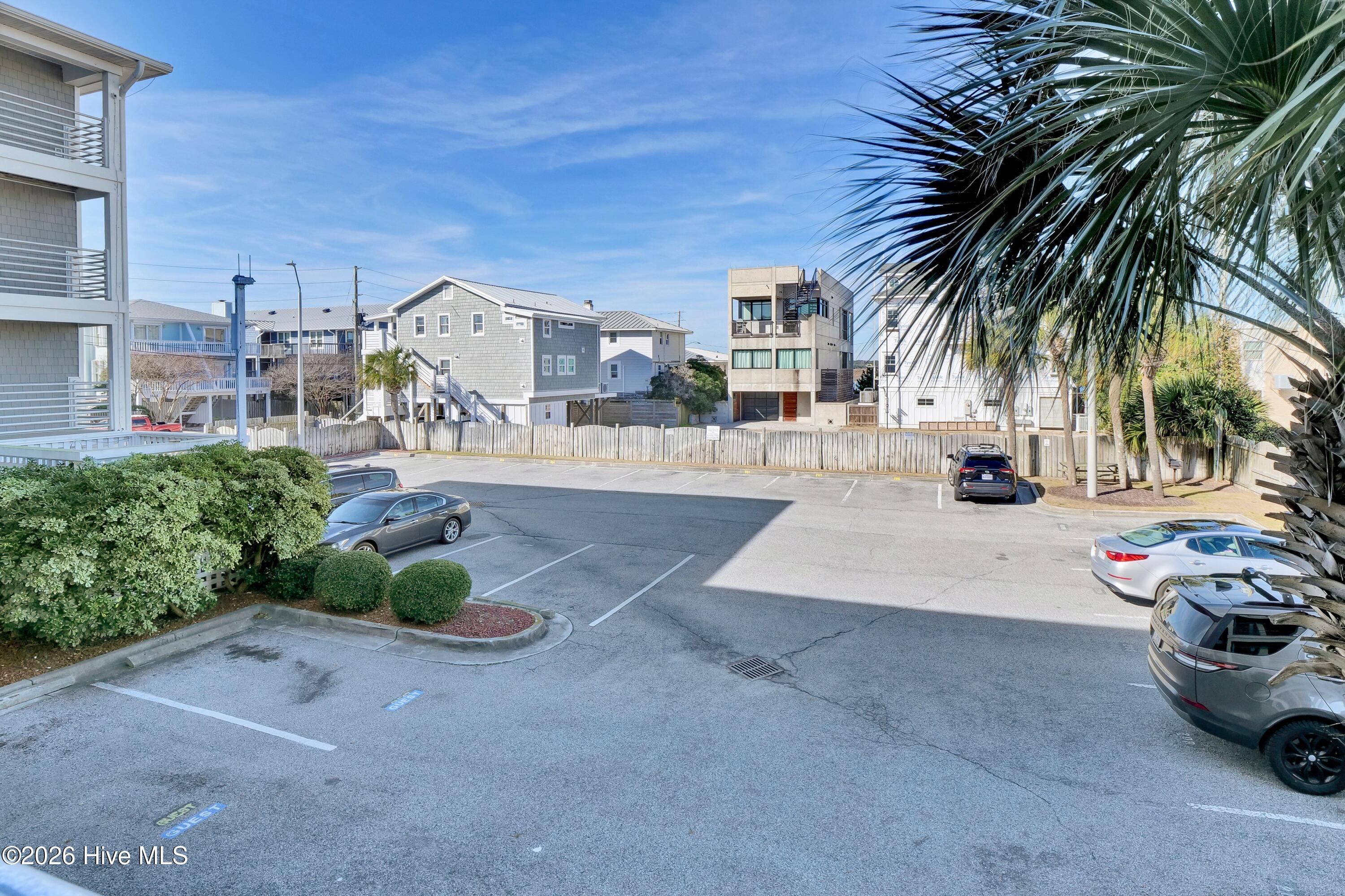 100549737 | Photo 24