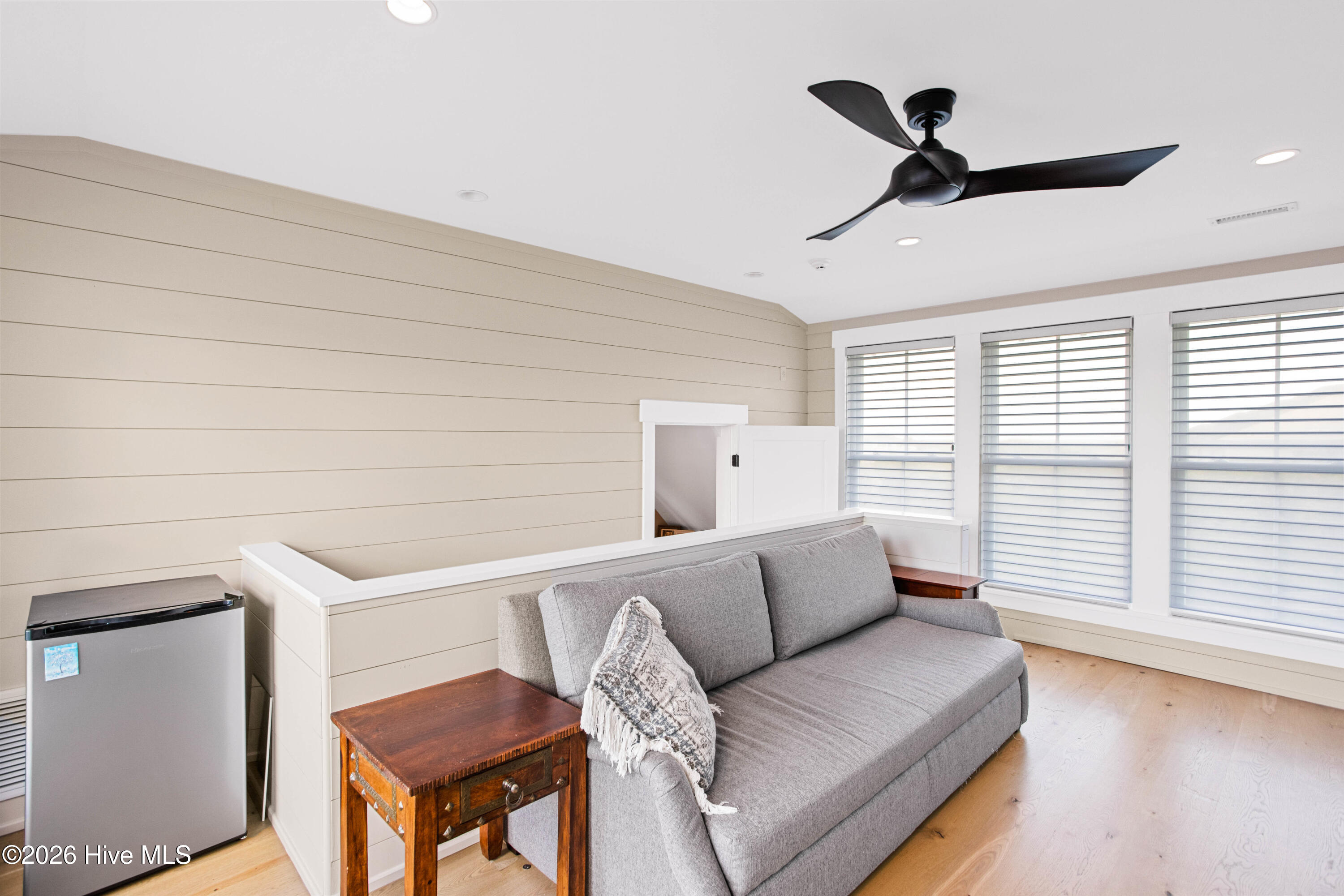 100569964 | Photo 40