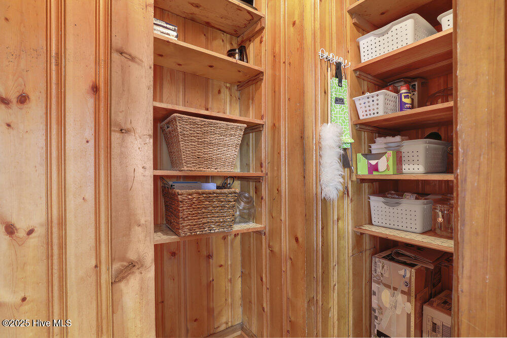 100524042 | Photo 14