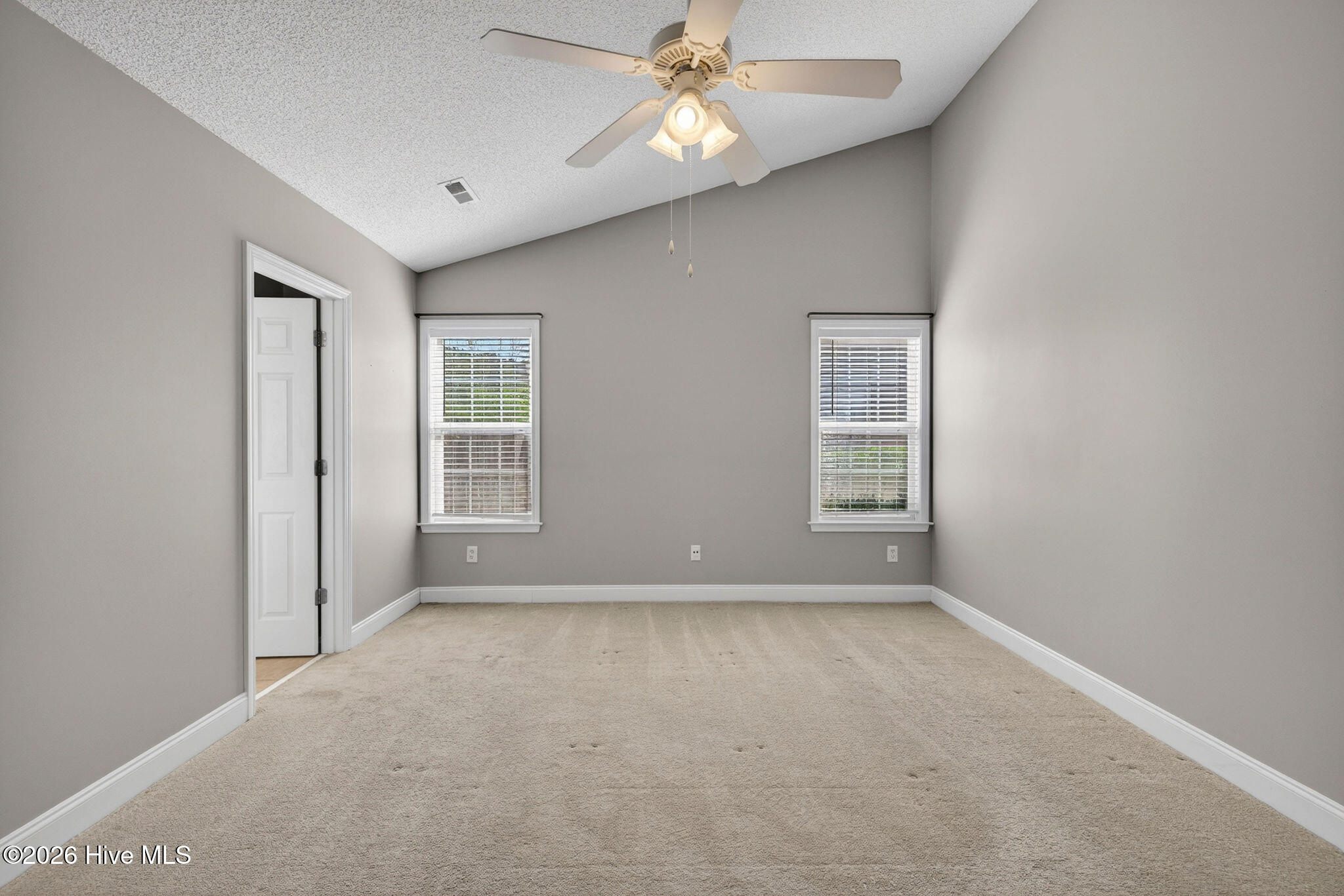 100567881 | Photo 19