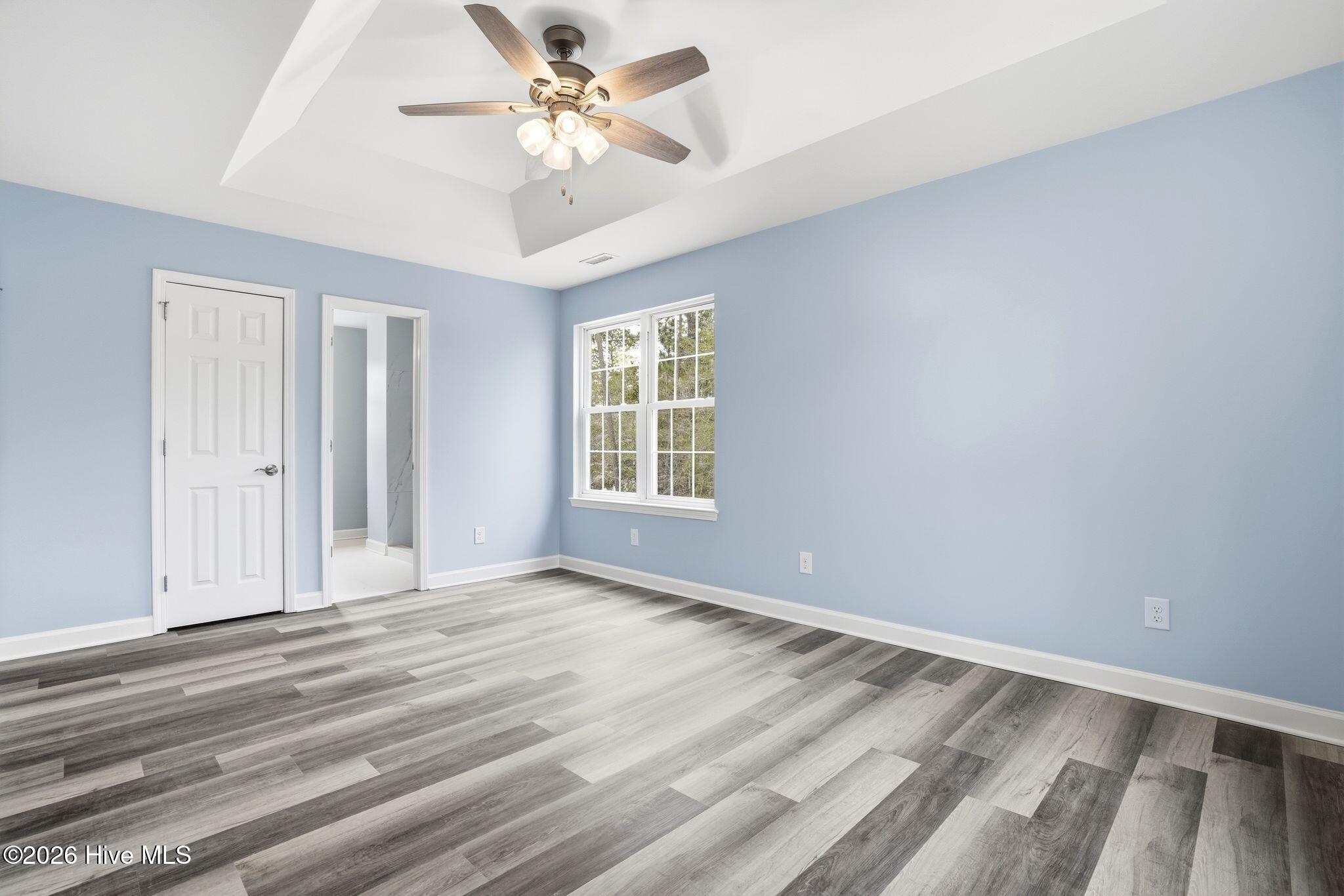 100557093 | Photo 49