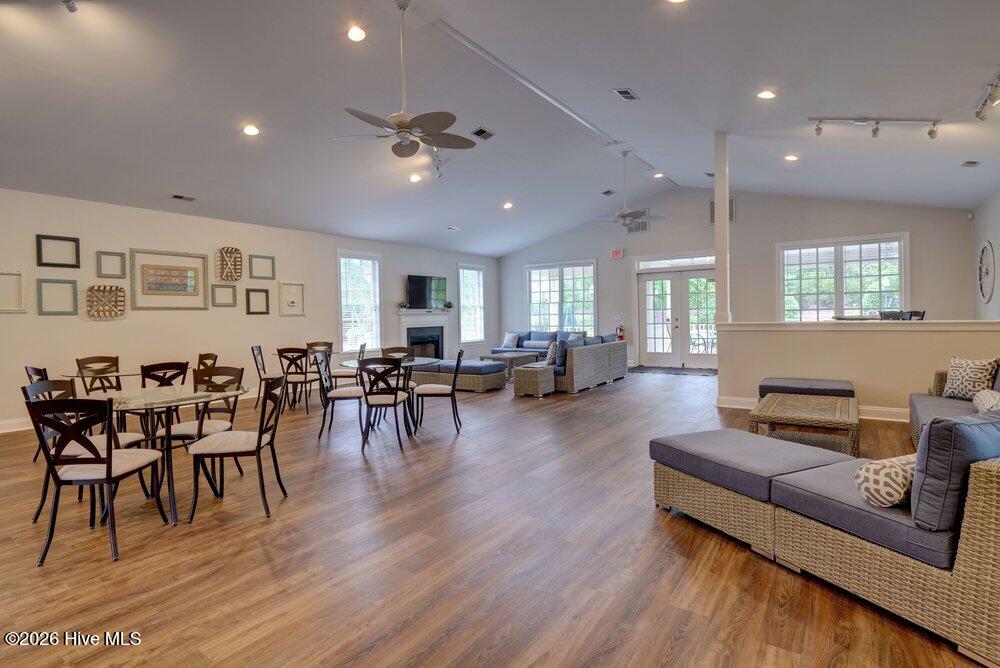 100552674 | Photo 29