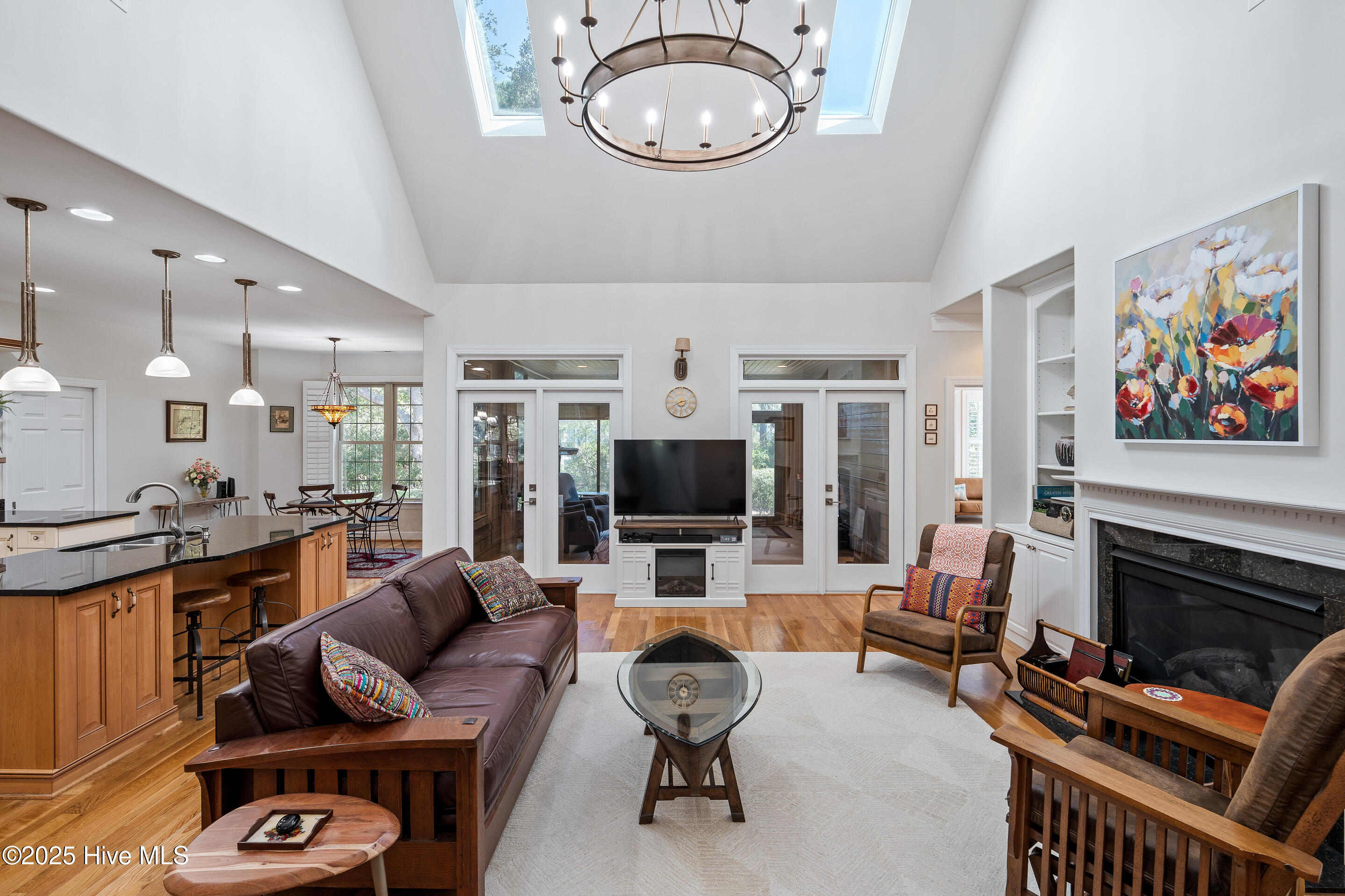 100535397 | Photo 19