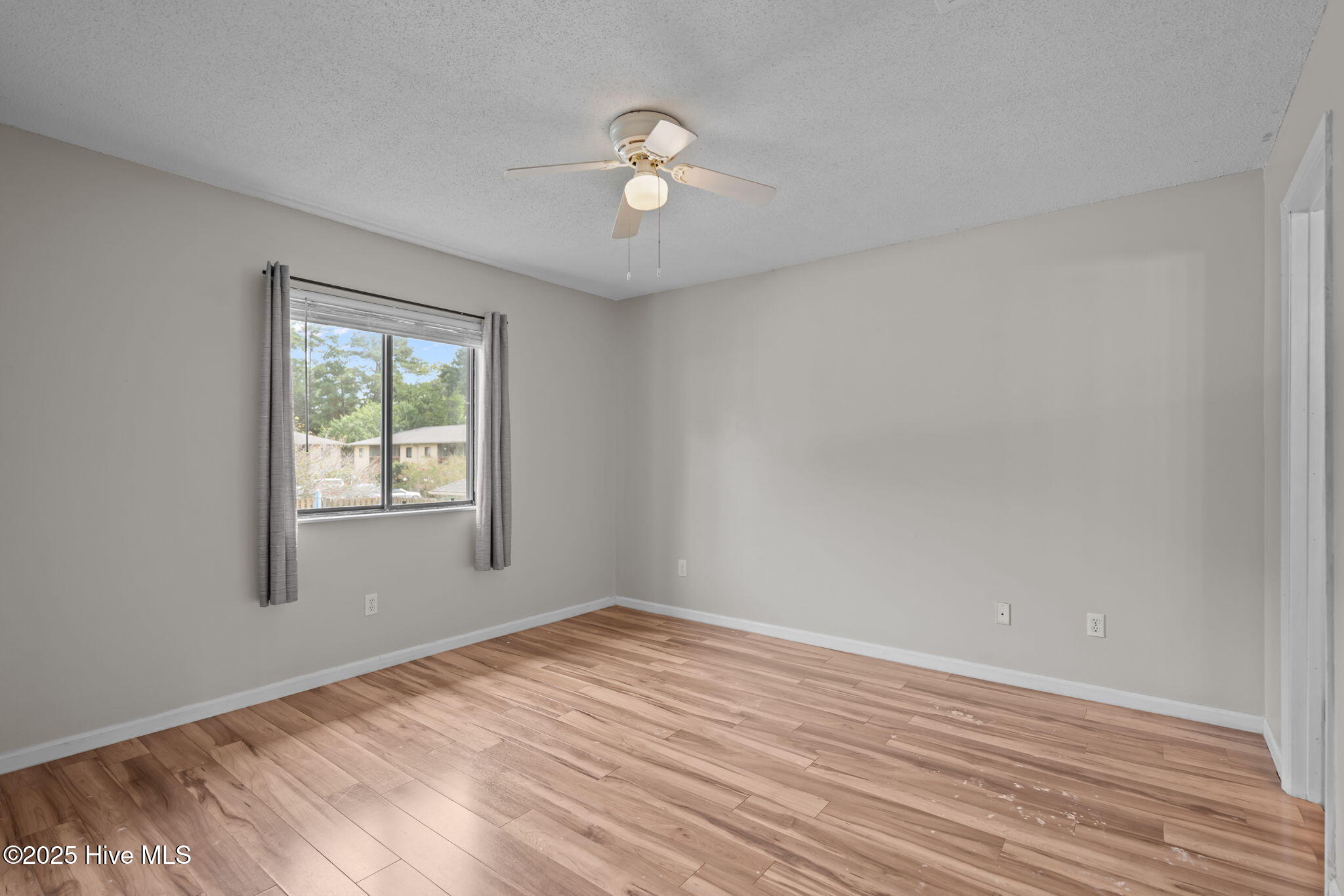 100529850 | Photo 21