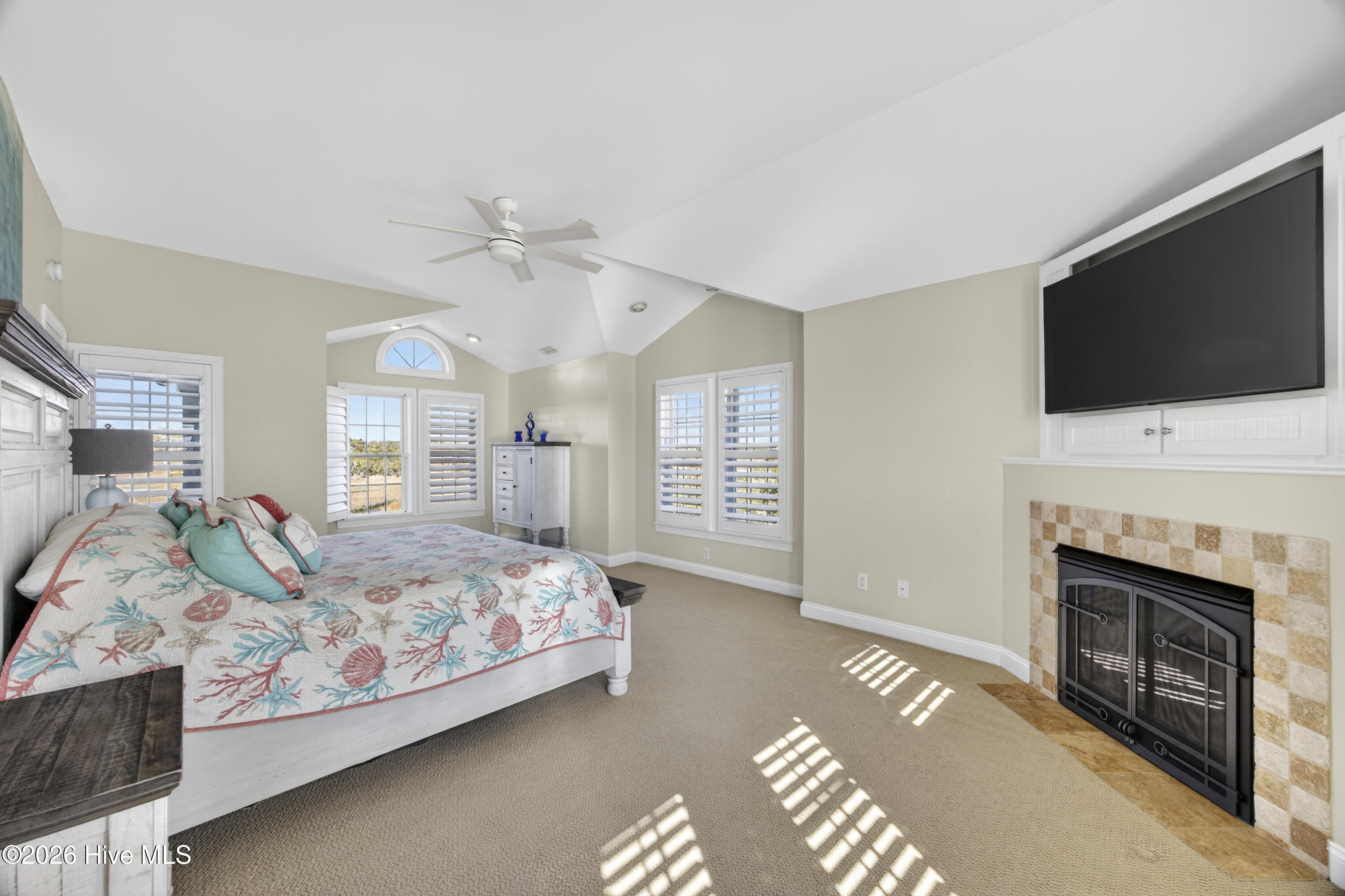 100554981 | Photo 84