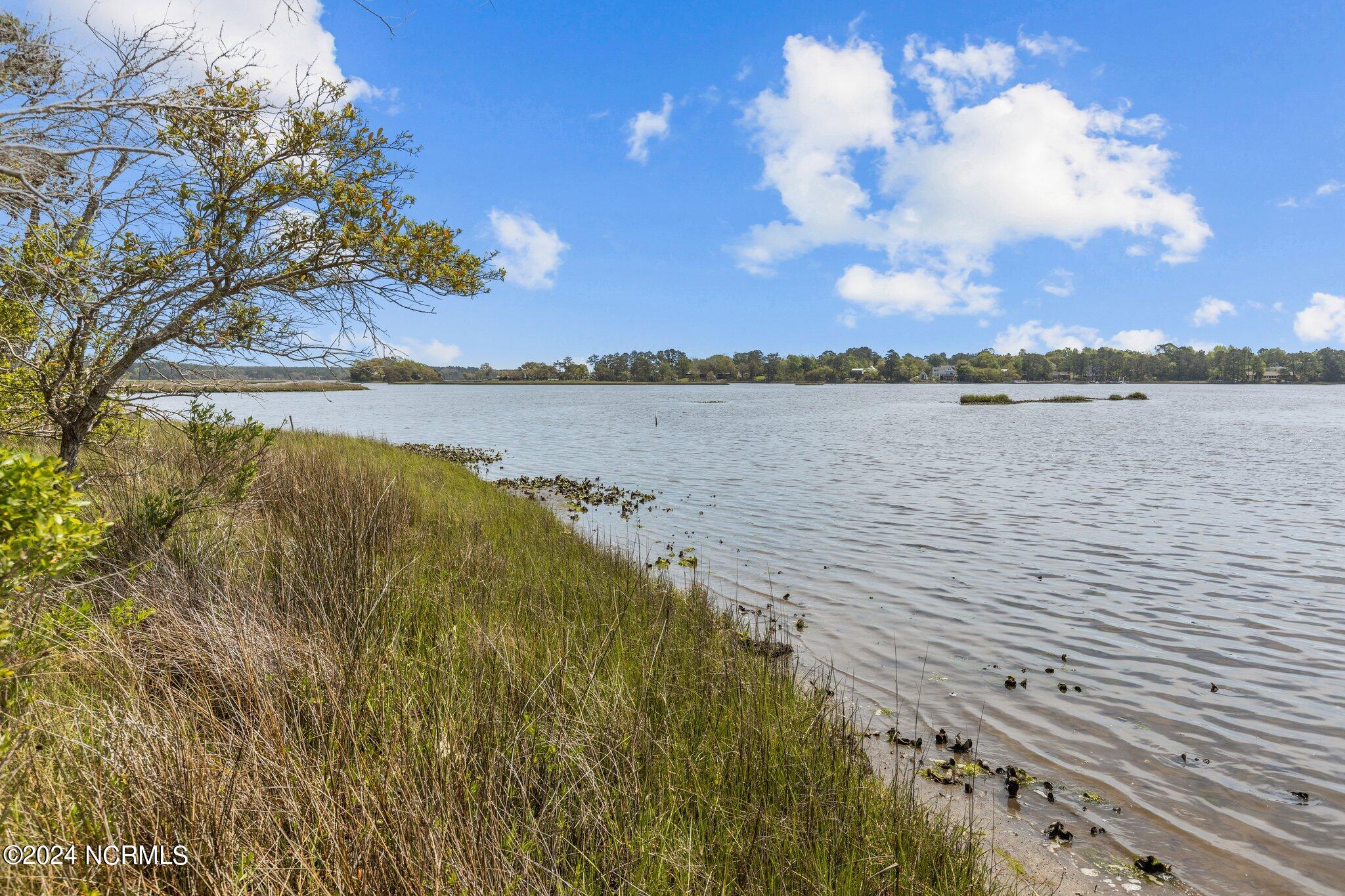 517 Queens Creek Road, Hubert, NC, 28539