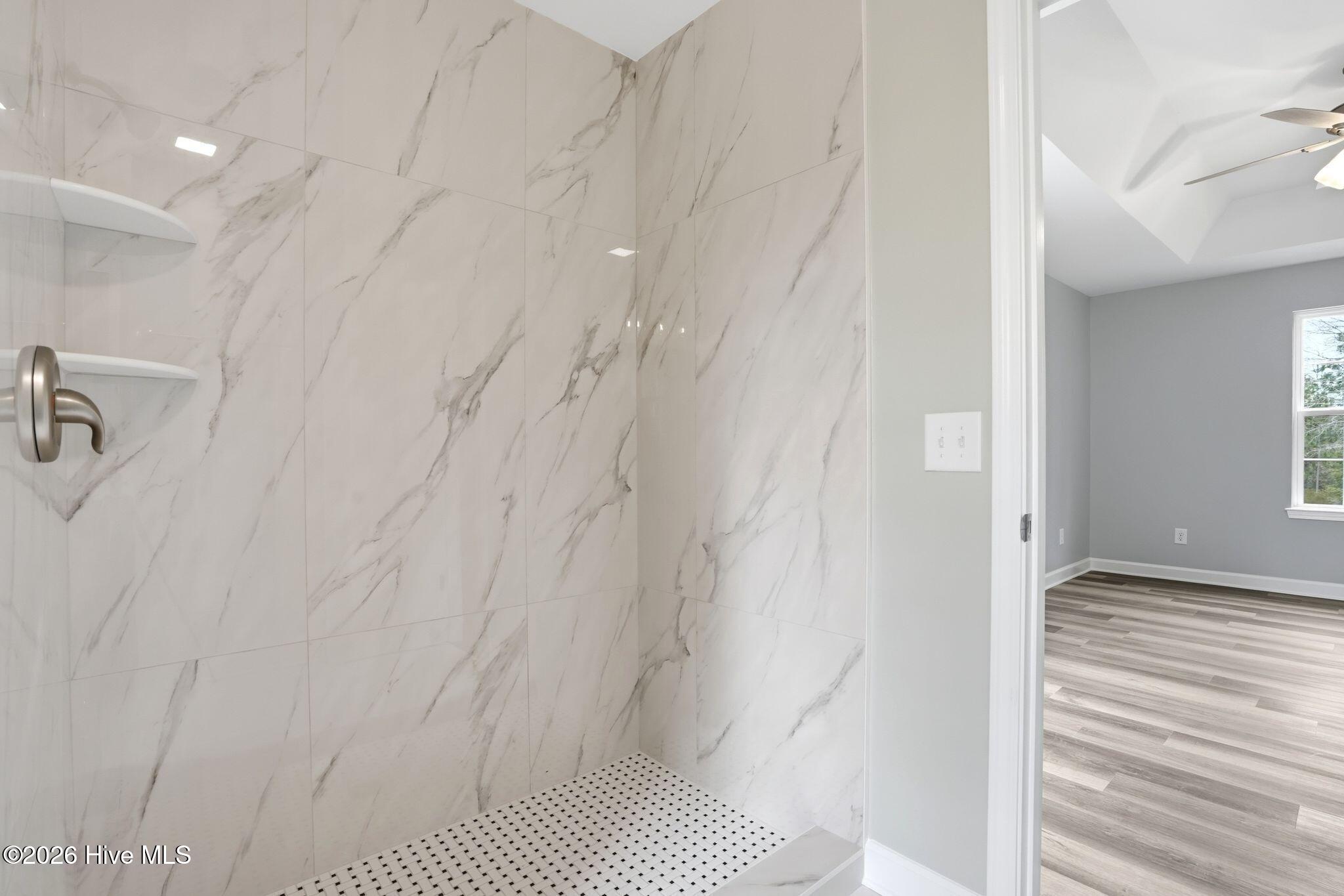 100557093 | Photo 55