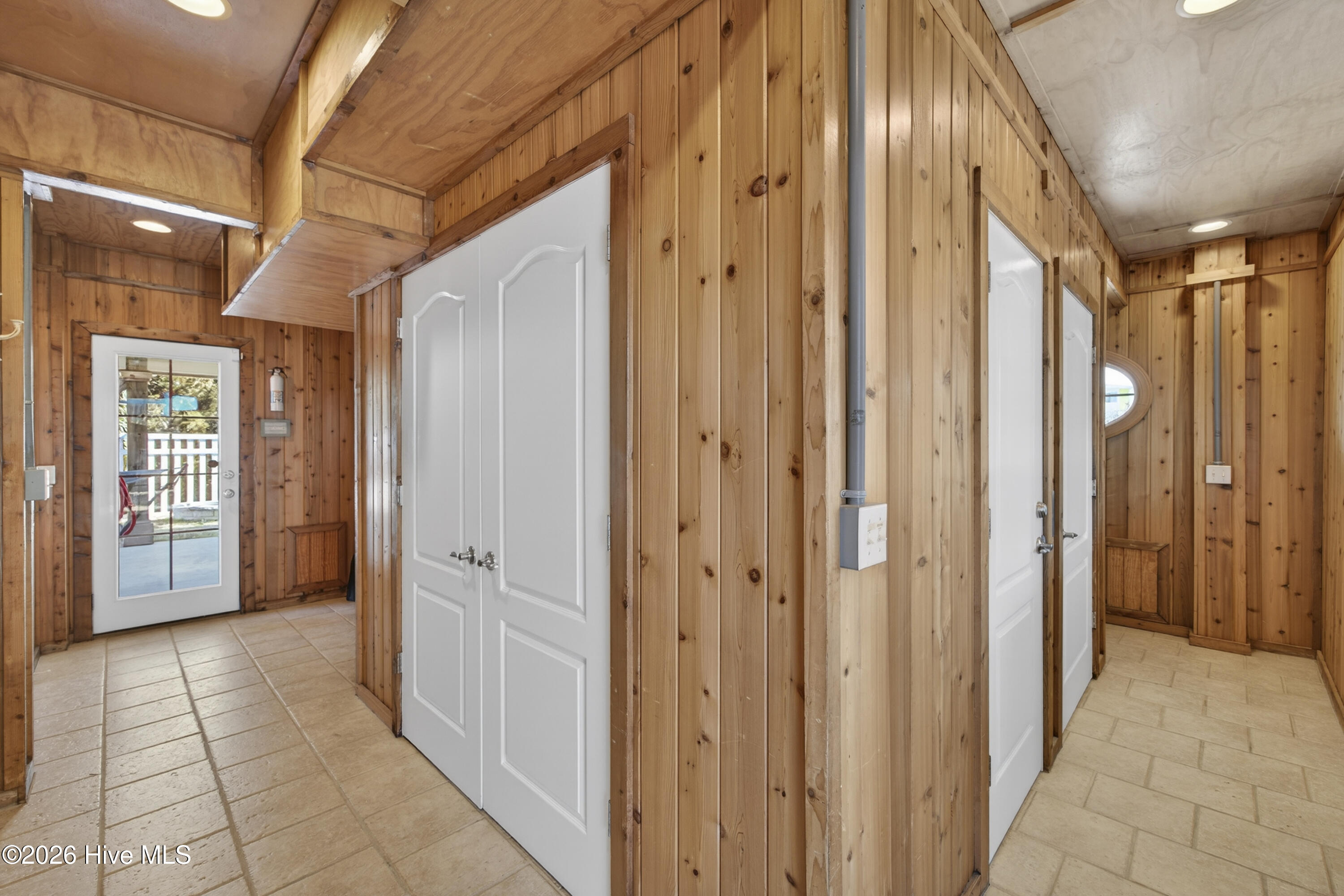 100554981 | Photo 114