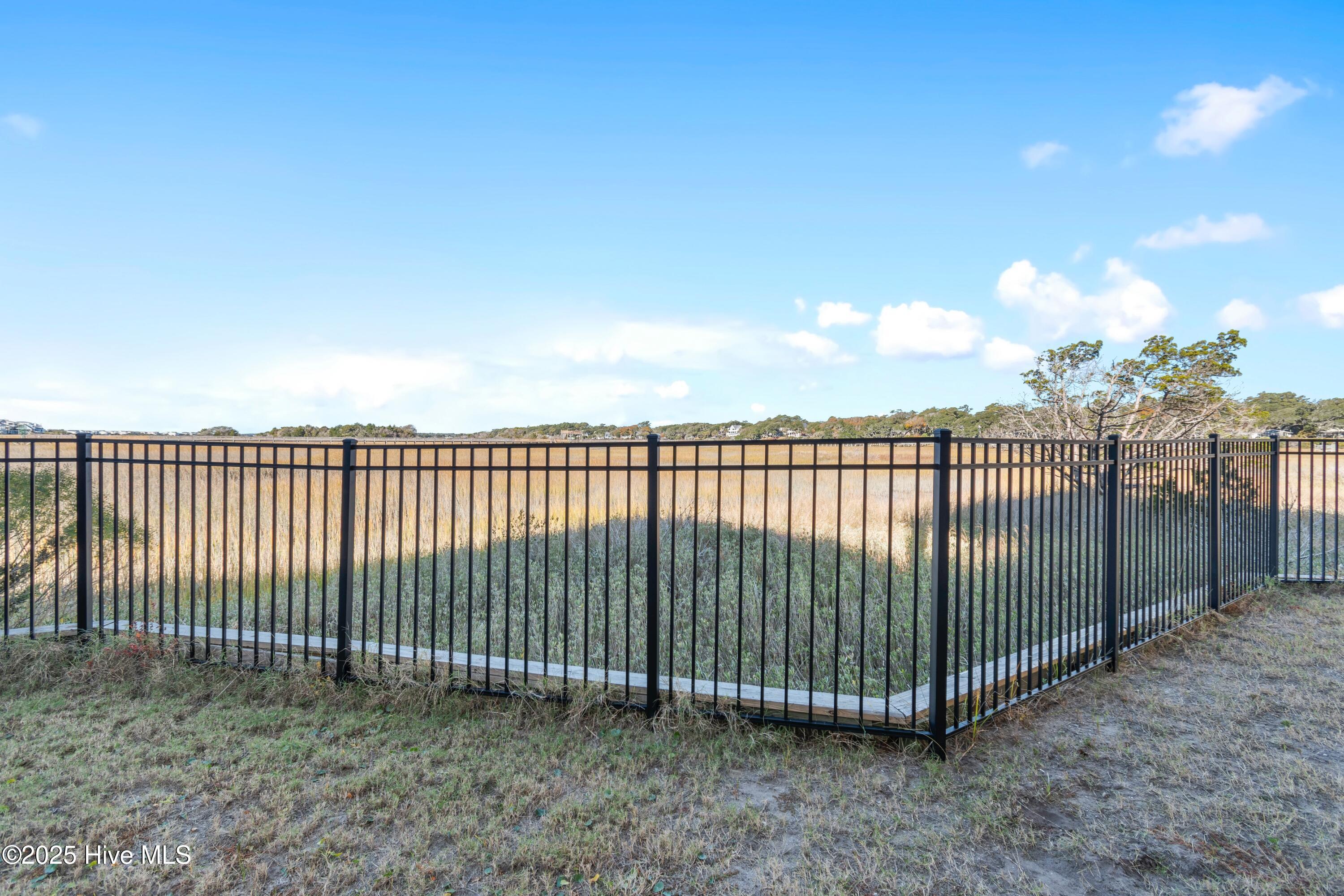 100541984 | Photo 46