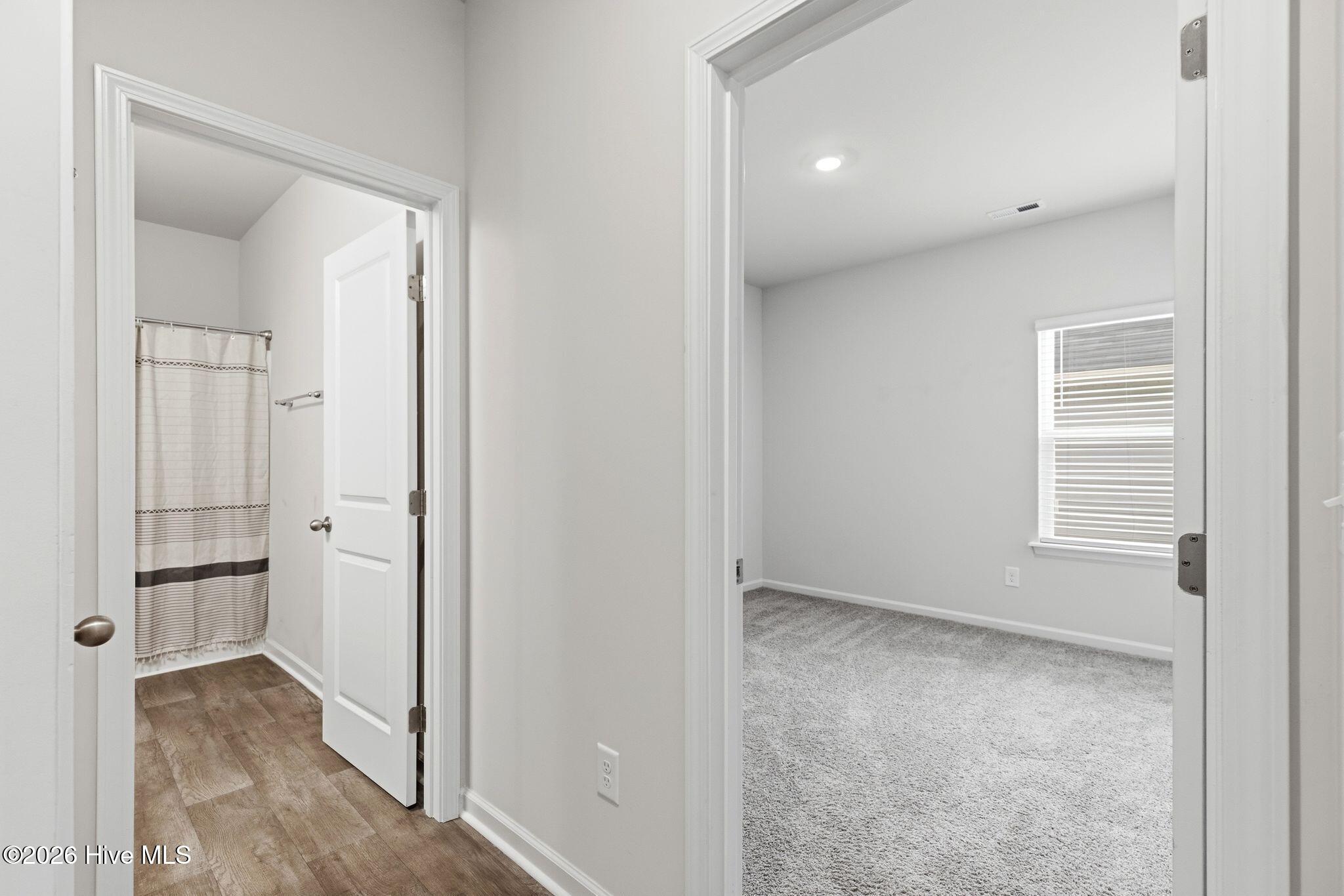 100556772 | Photo 36