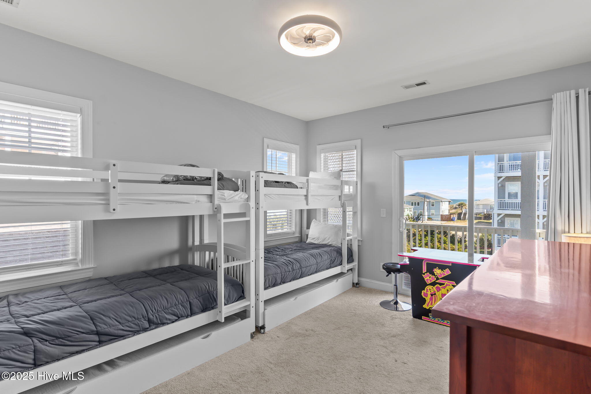 100540716 | Photo 22