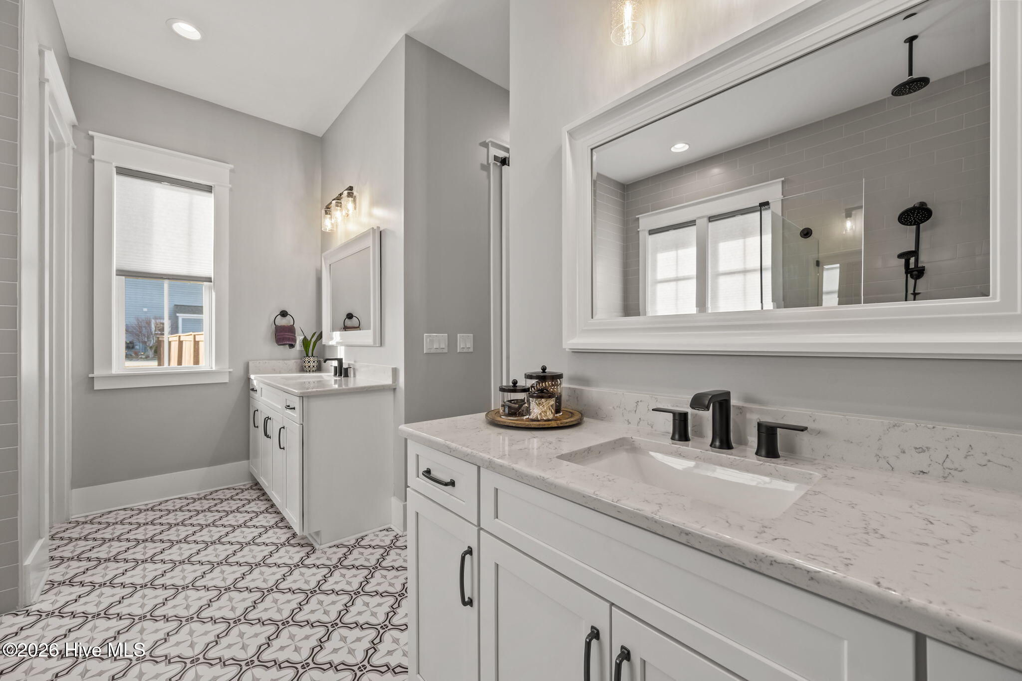 100555870 | Photo 29