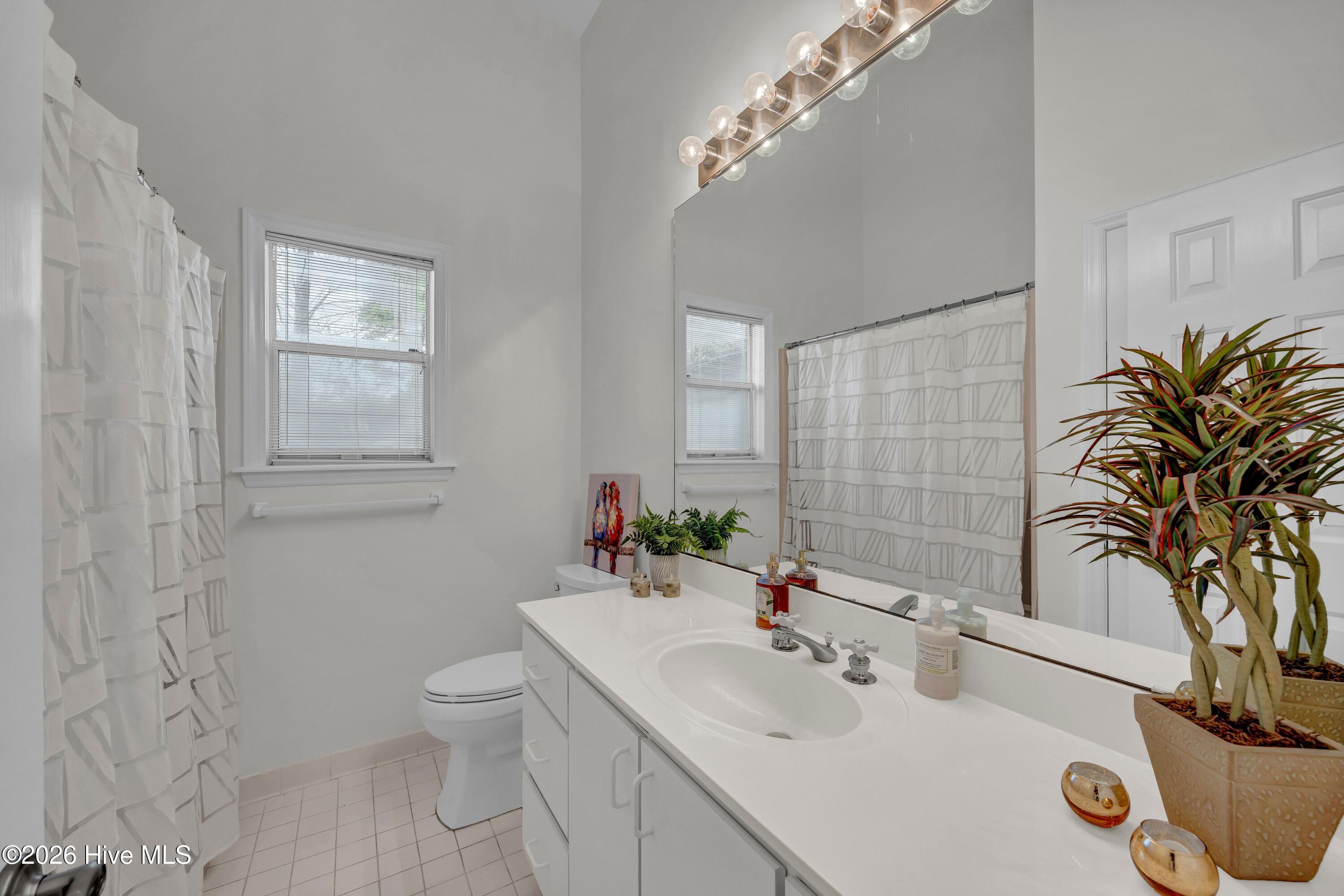 100549096 | Photo 21