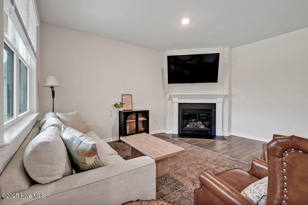 100538128 | Photo 12