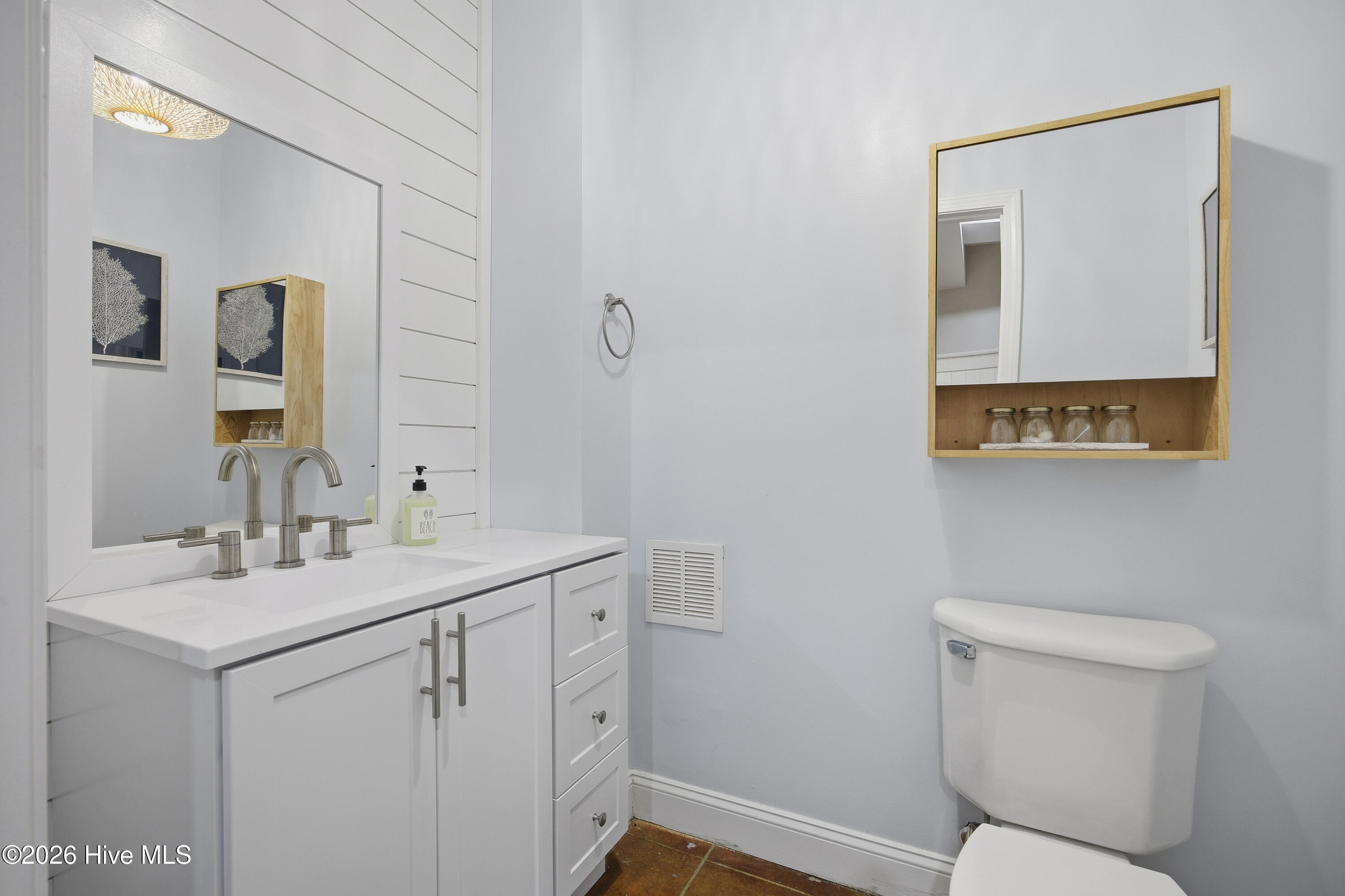 100552701 | Photo 37