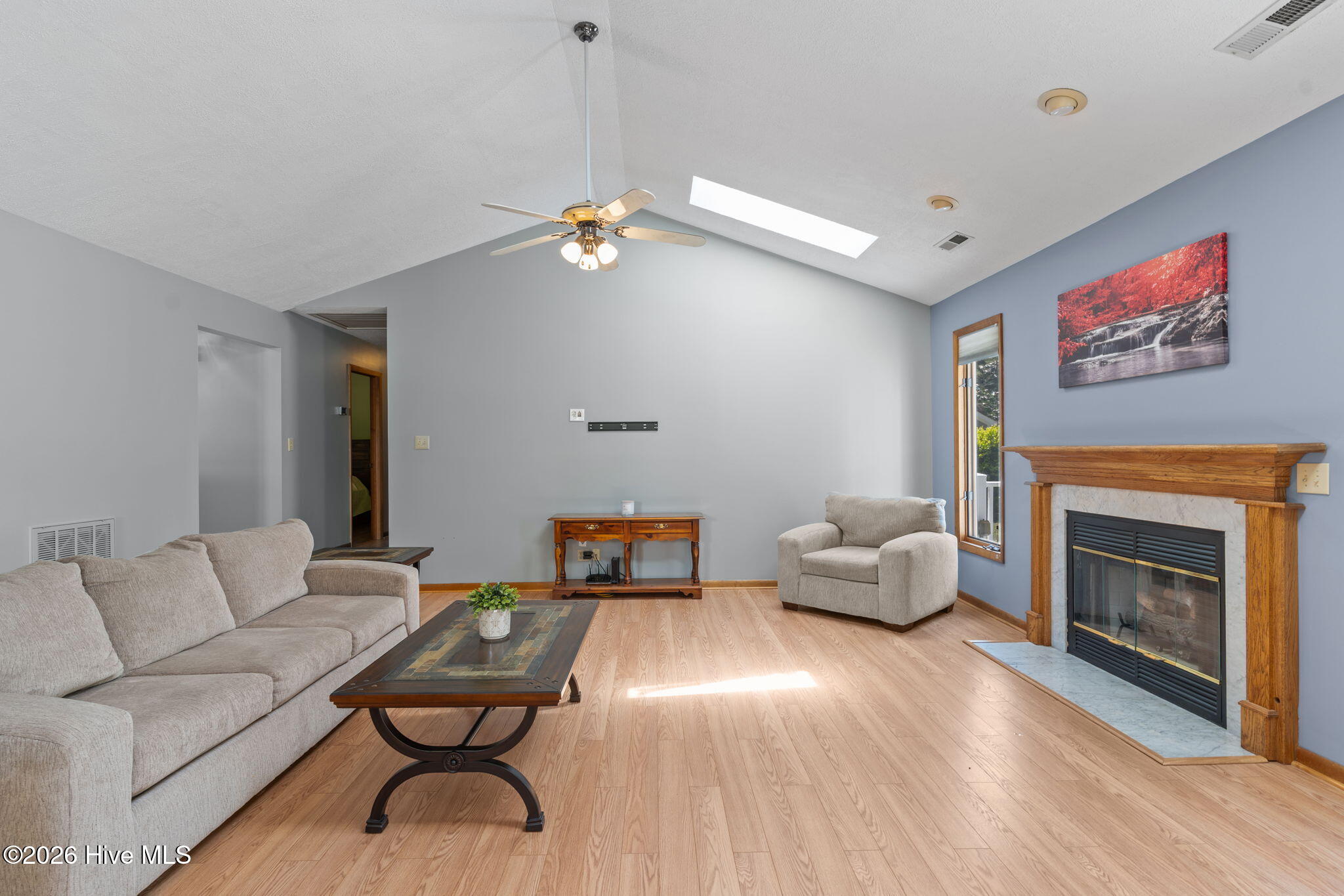 100568995 | Photo 17