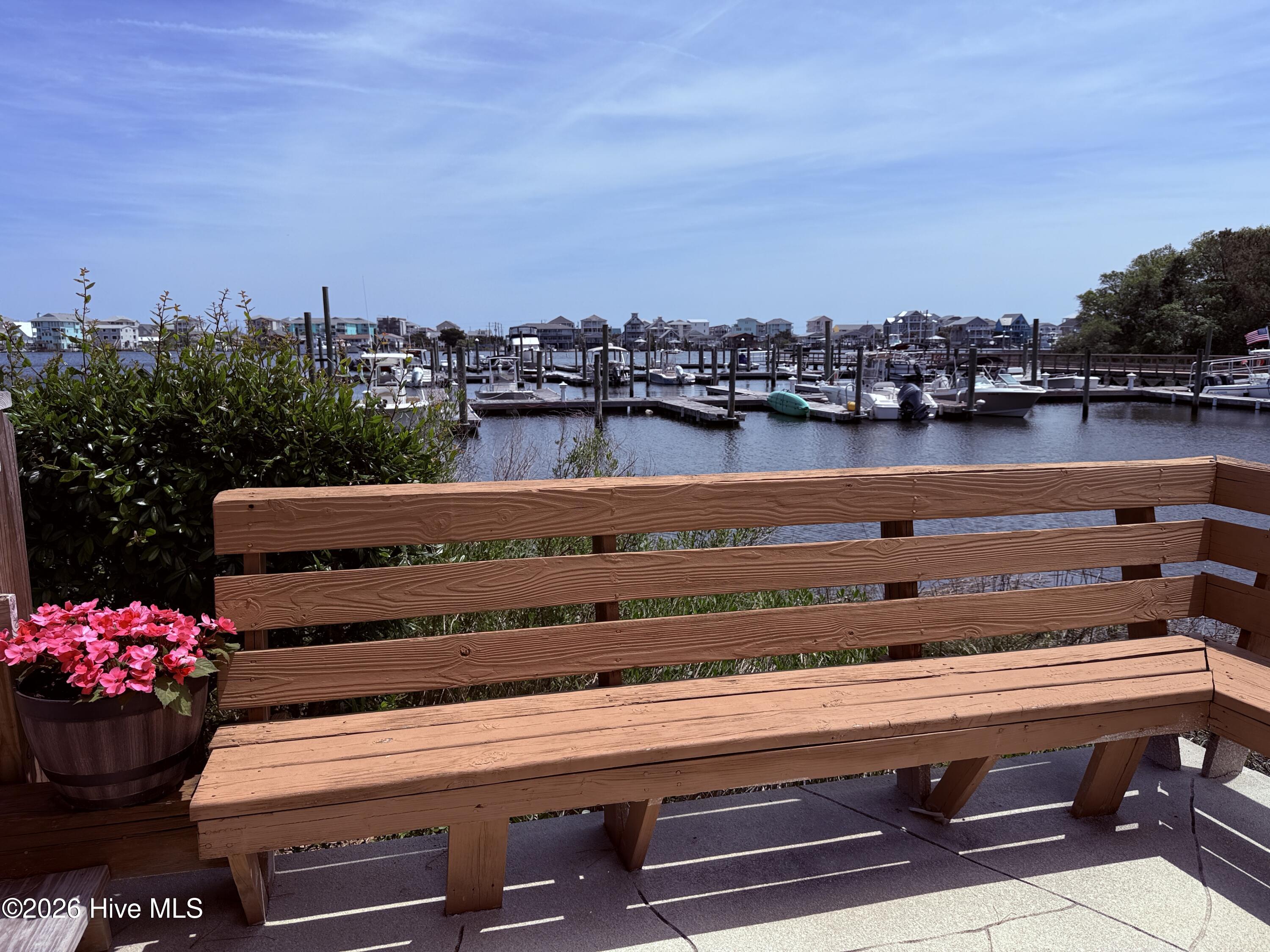 100570413 | Photo 36