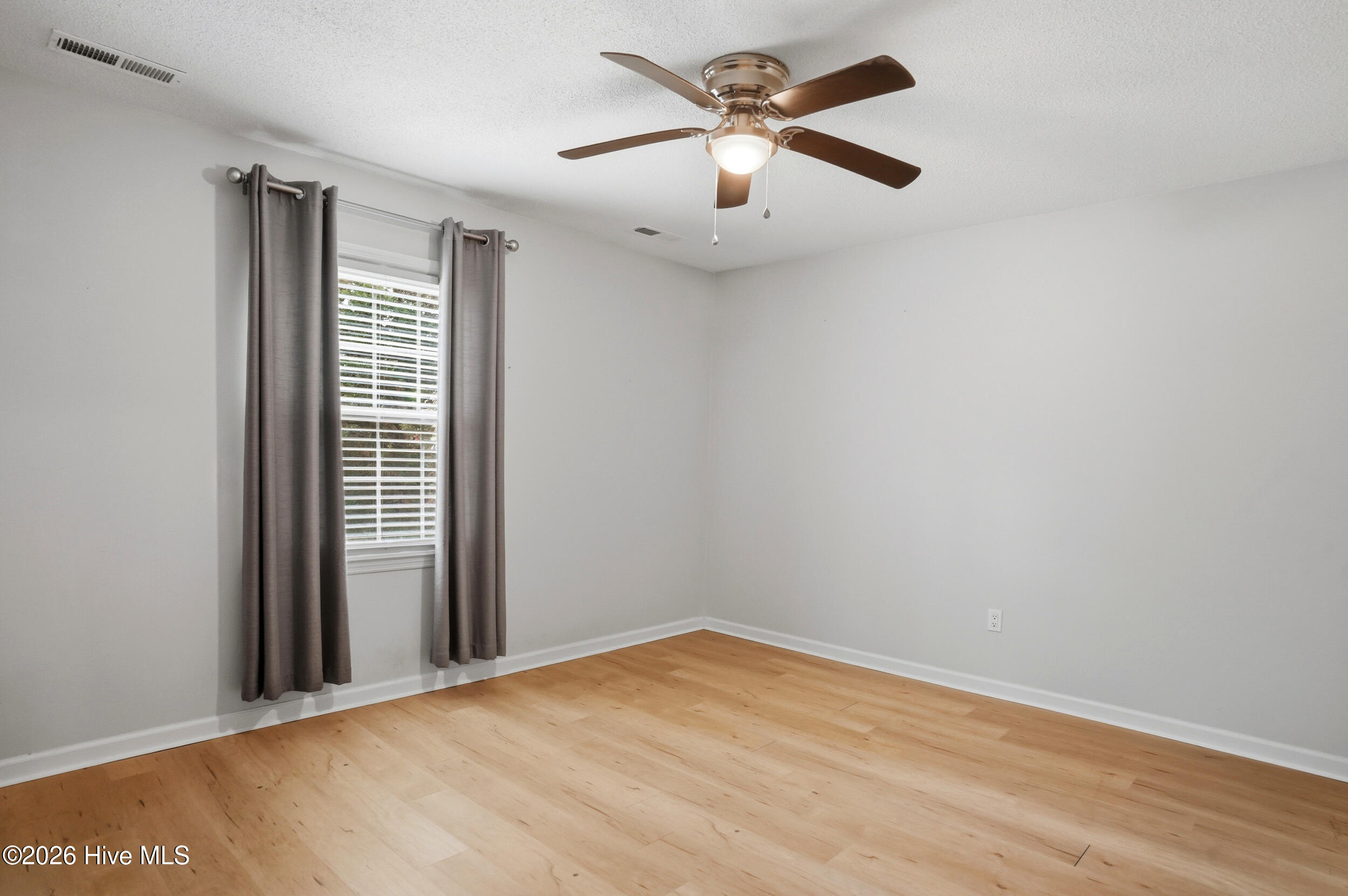 100565910 | Photo 27