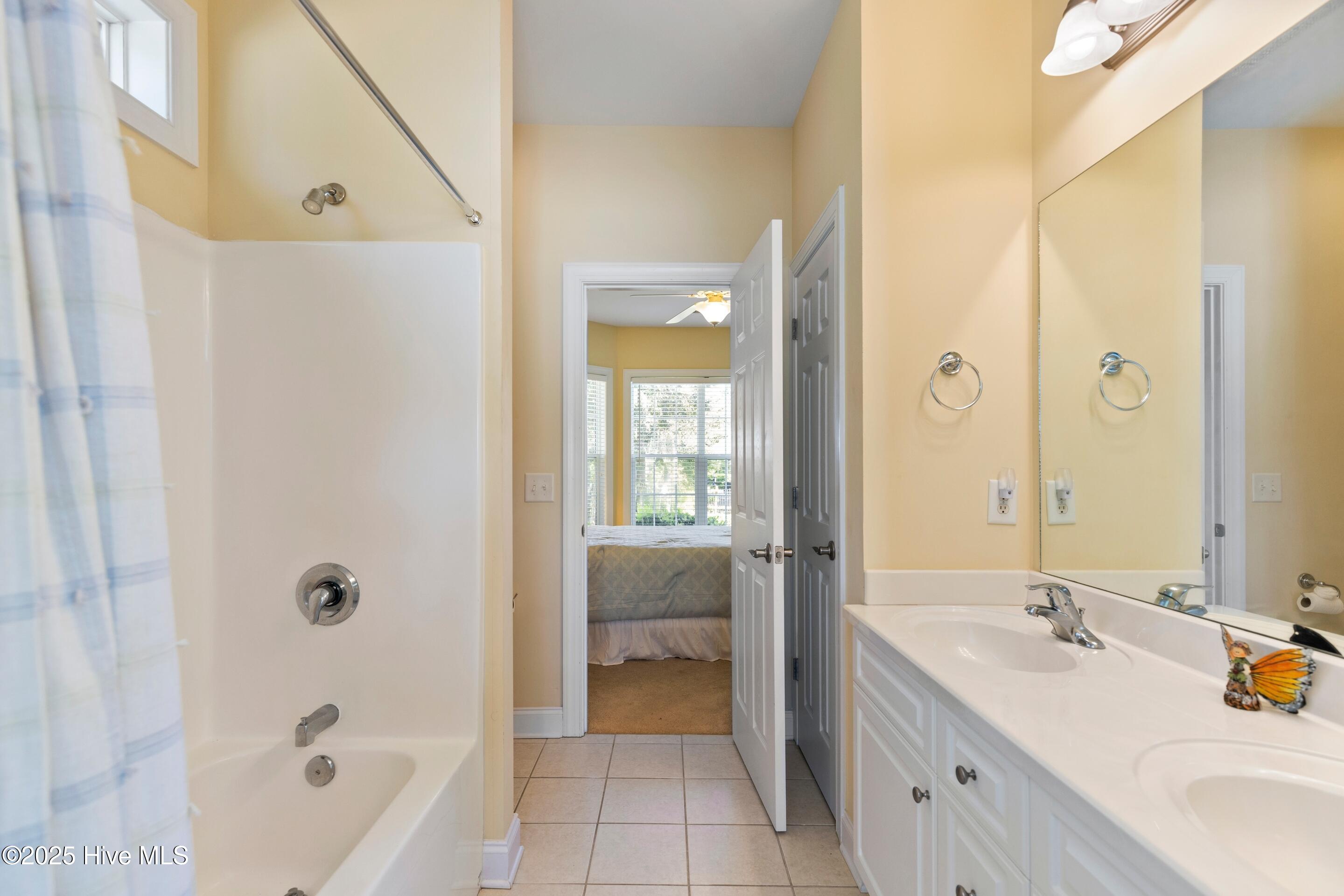 100538376 | Photo 38