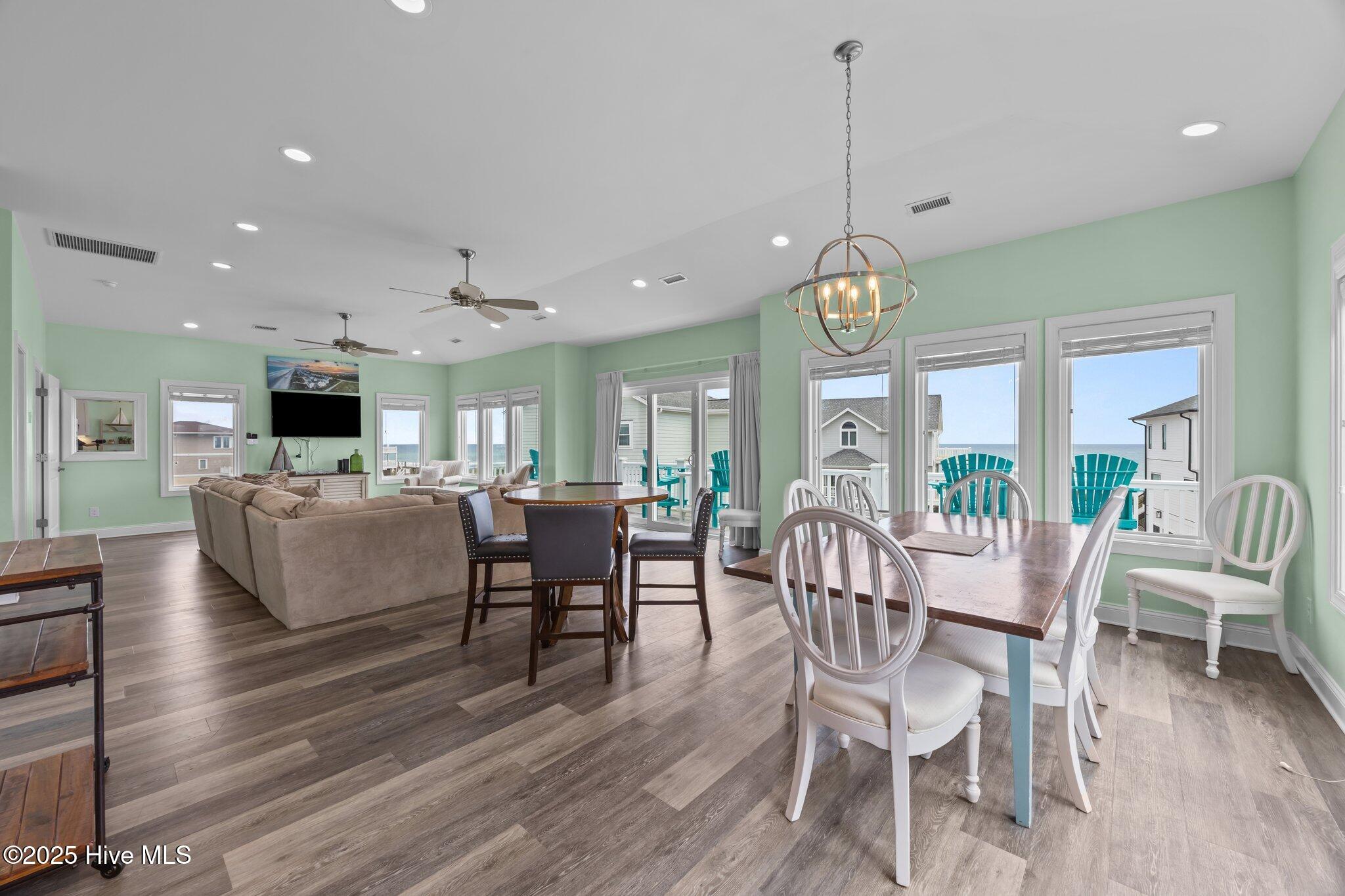 100547426 | Photo 33