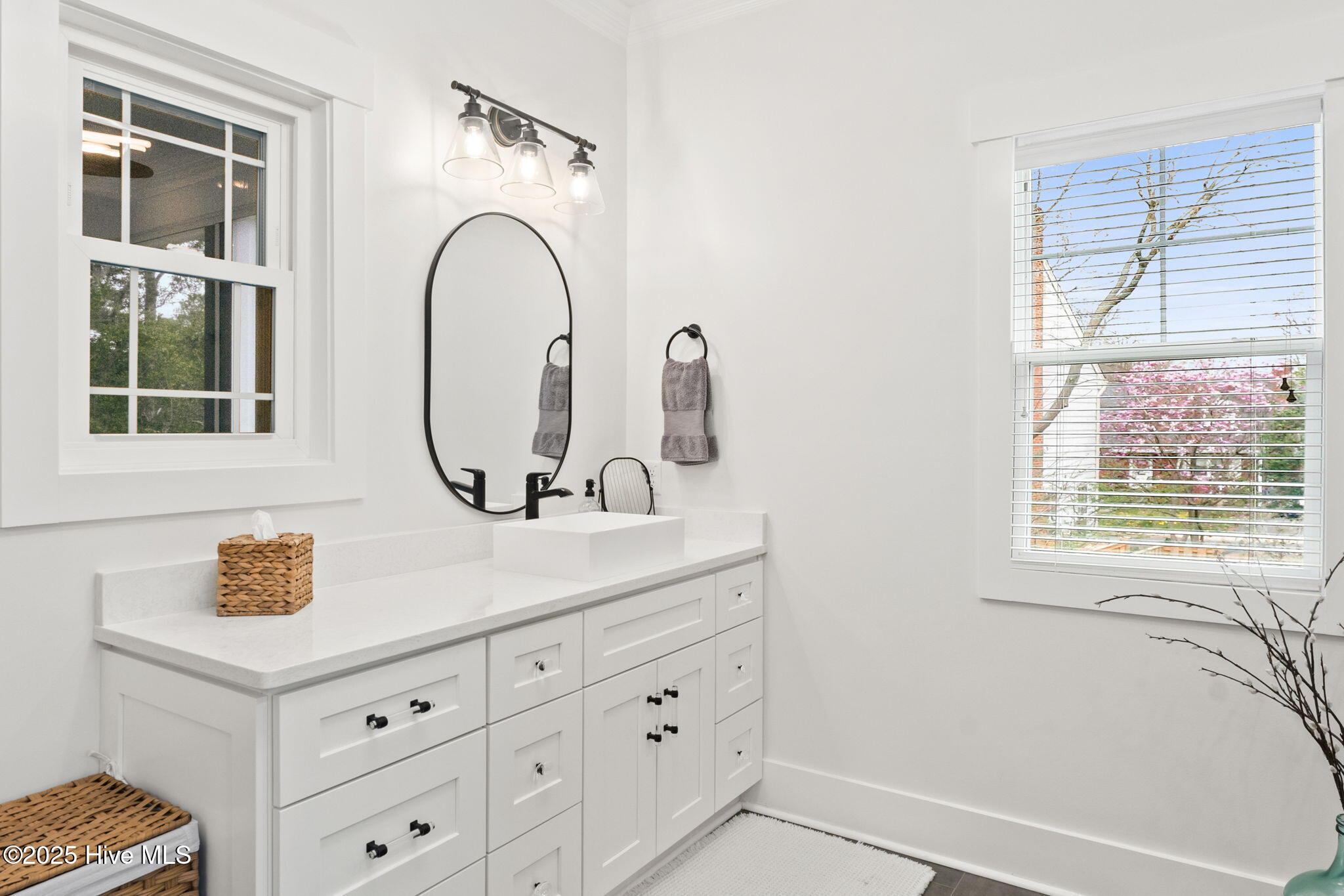 100559638 | Photo 65