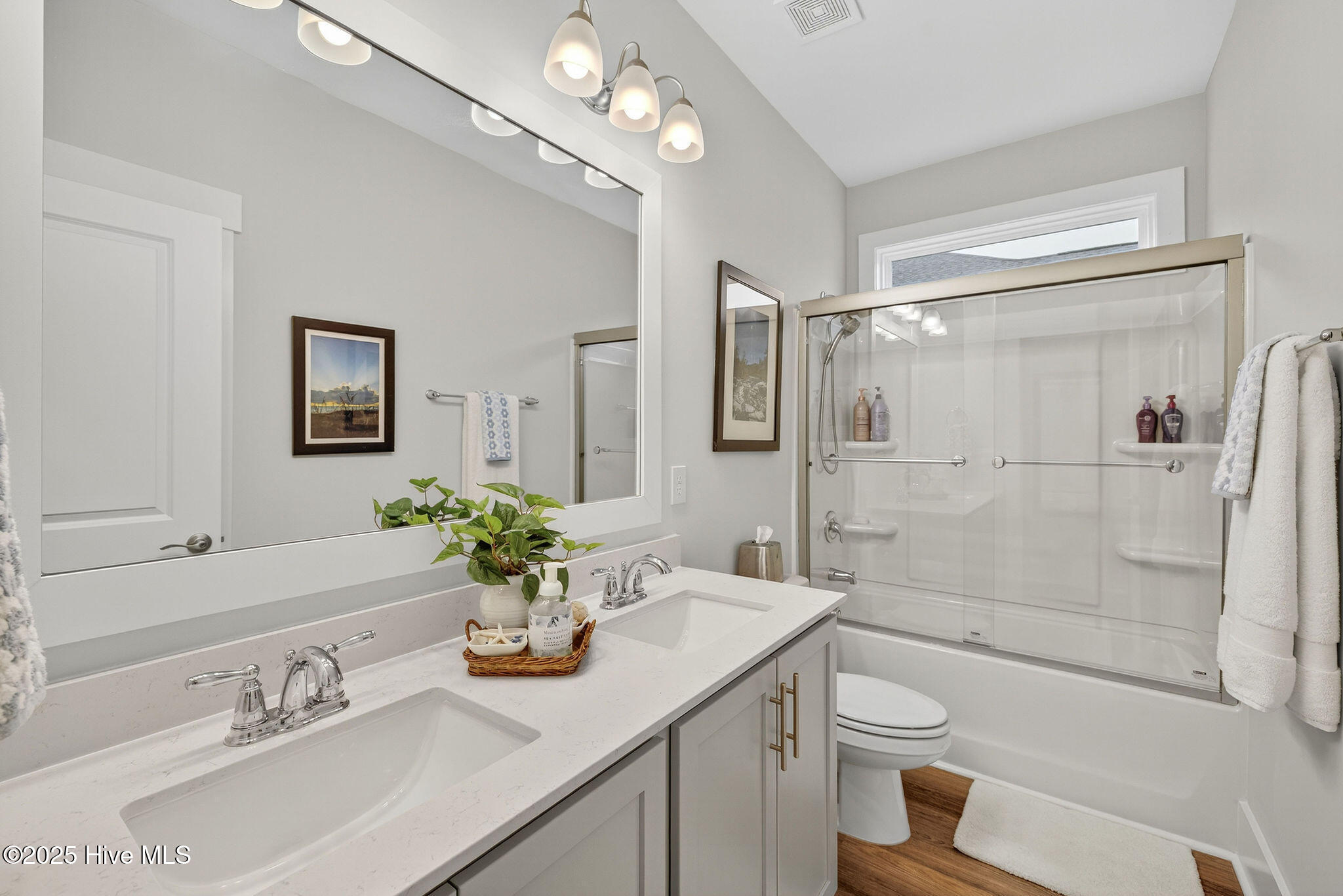 100537868 | Photo 14