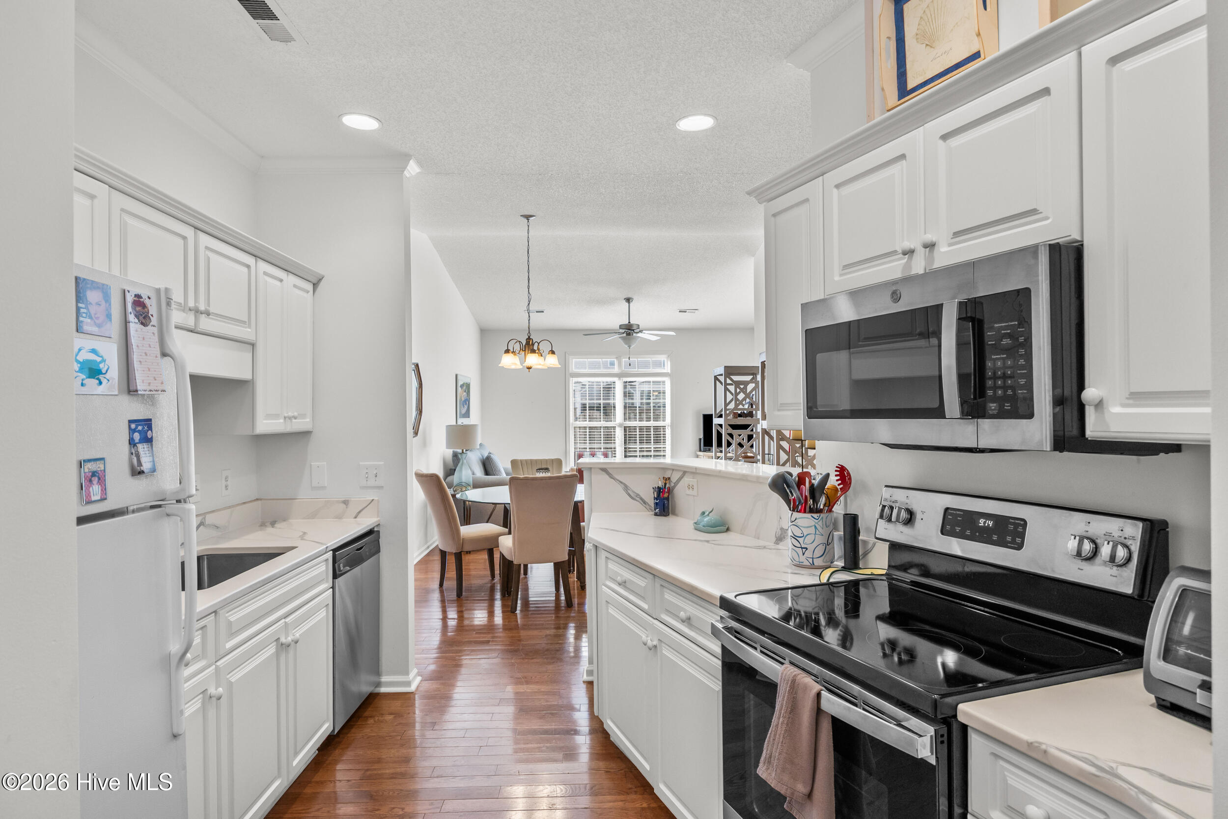 100559872 | Photo 13