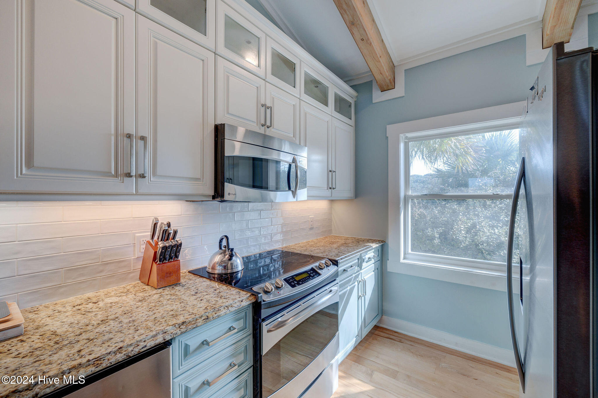 100526759 | Photo 14