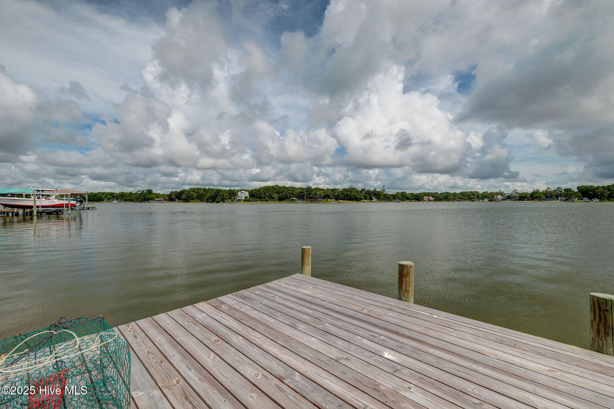 100519748 | Photo 23