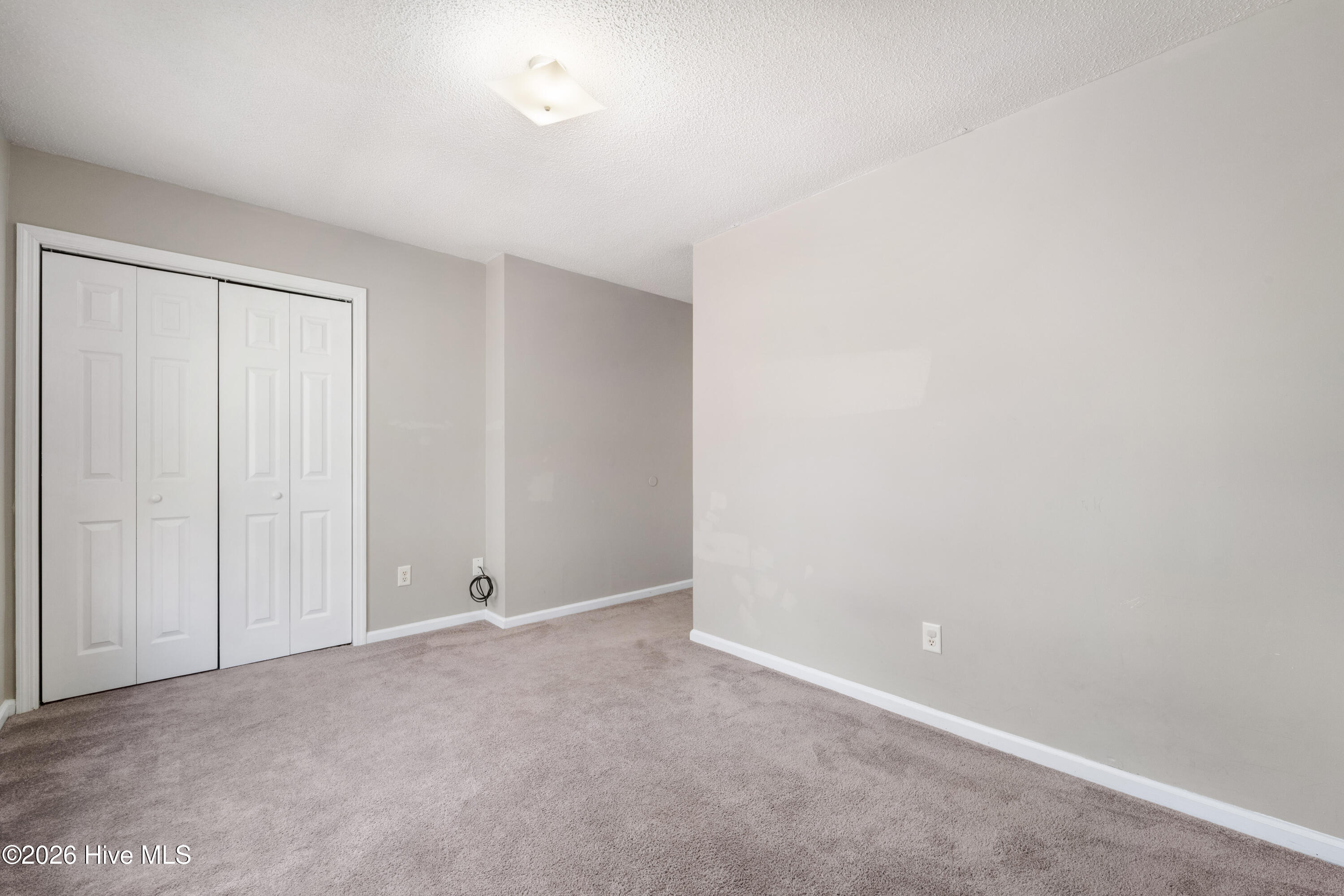 100551330 | Photo 14