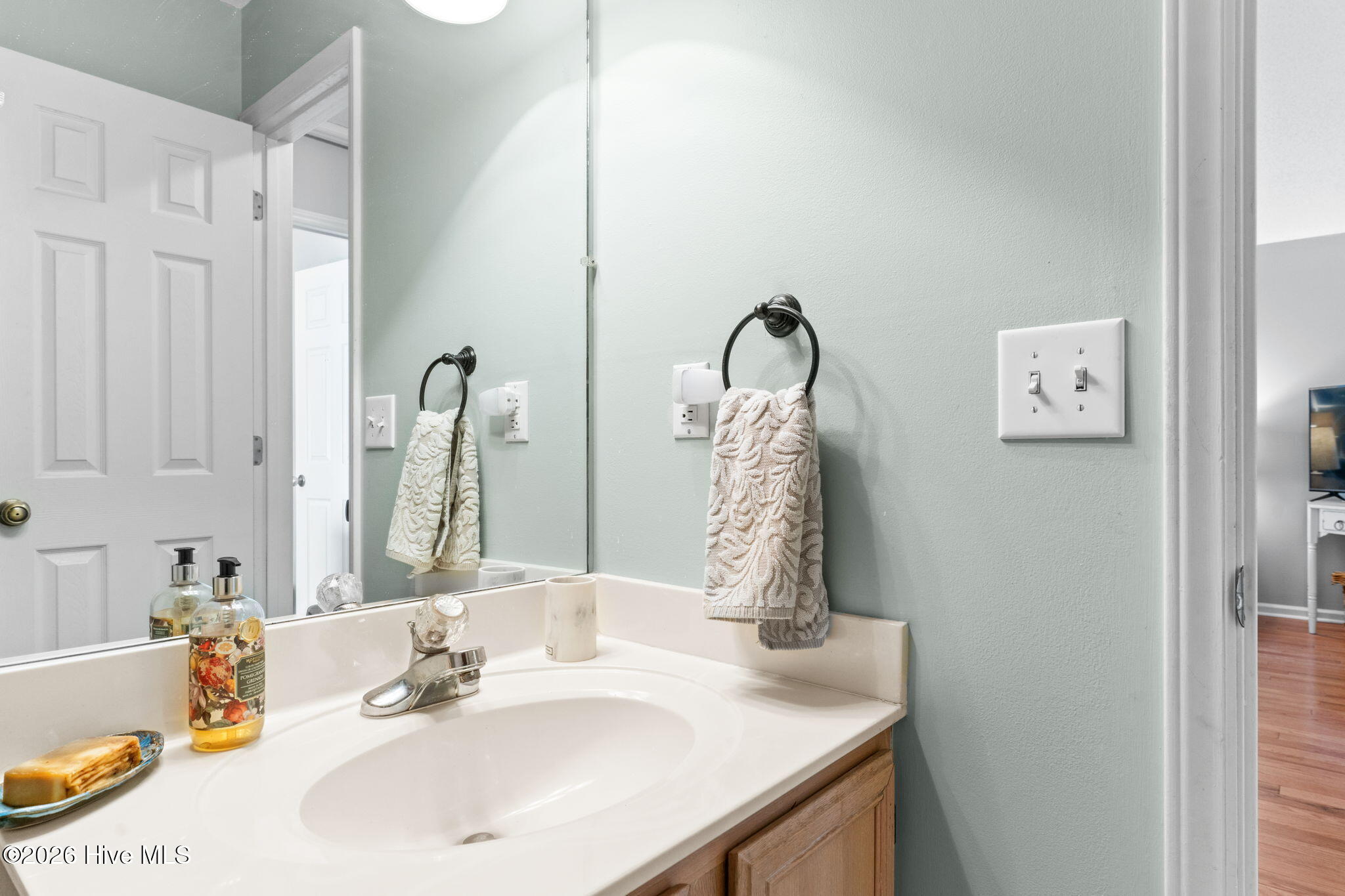 100567524 | Photo 26