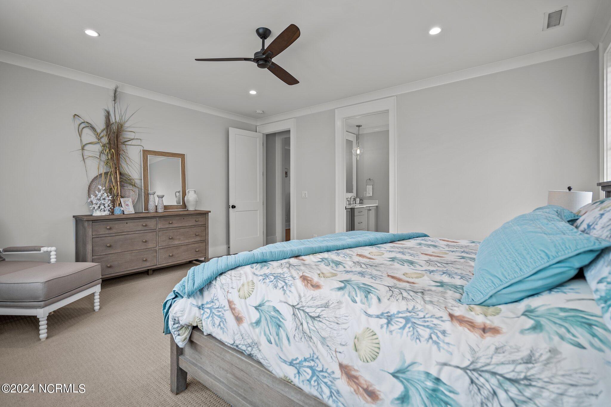 100556324 | Photo 24