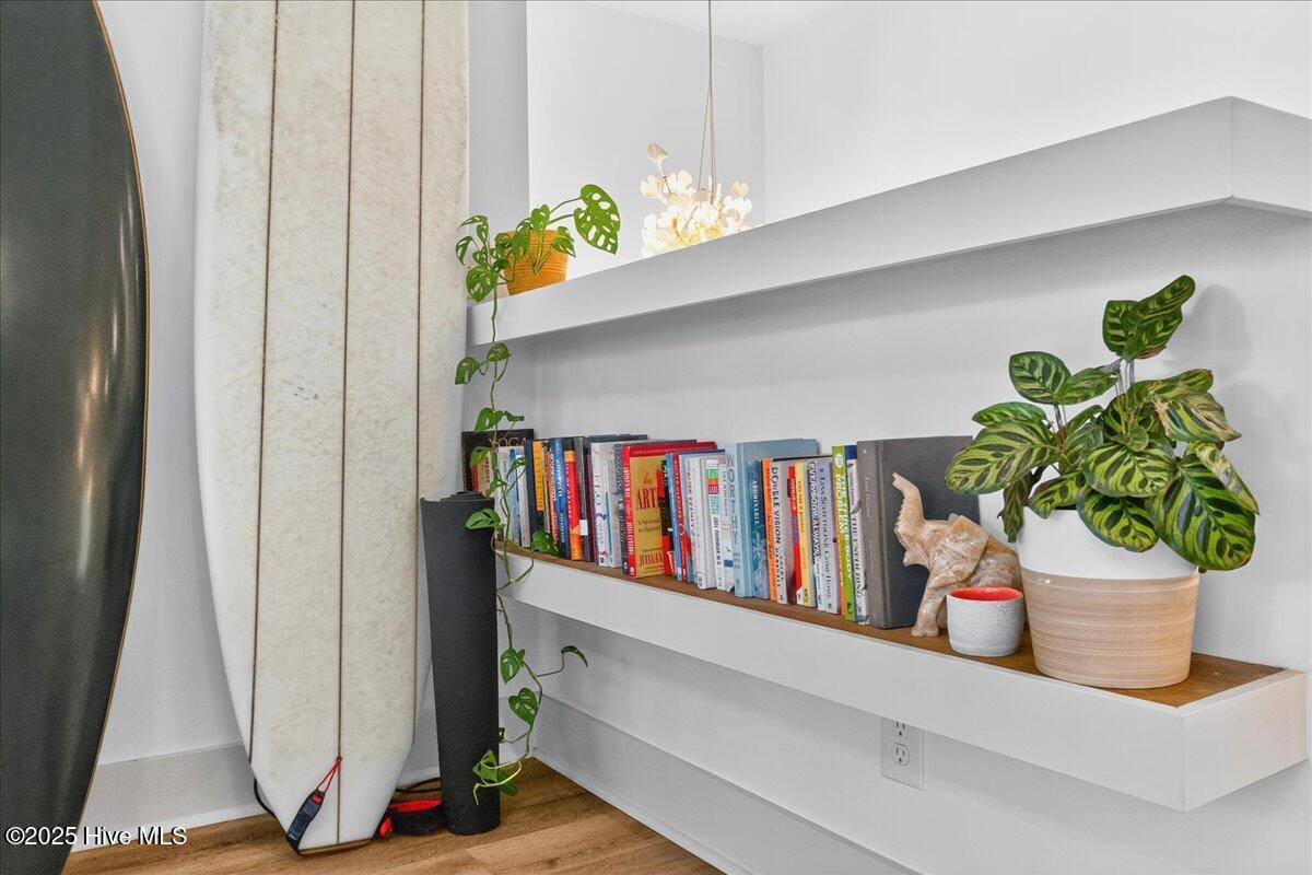 100536911 | Photo 18