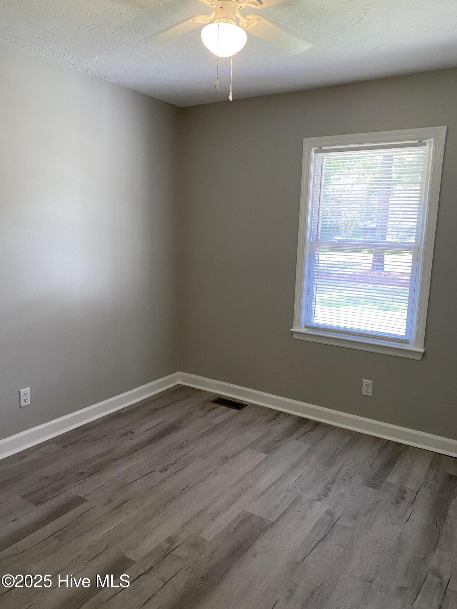 100530577 | Photo 26