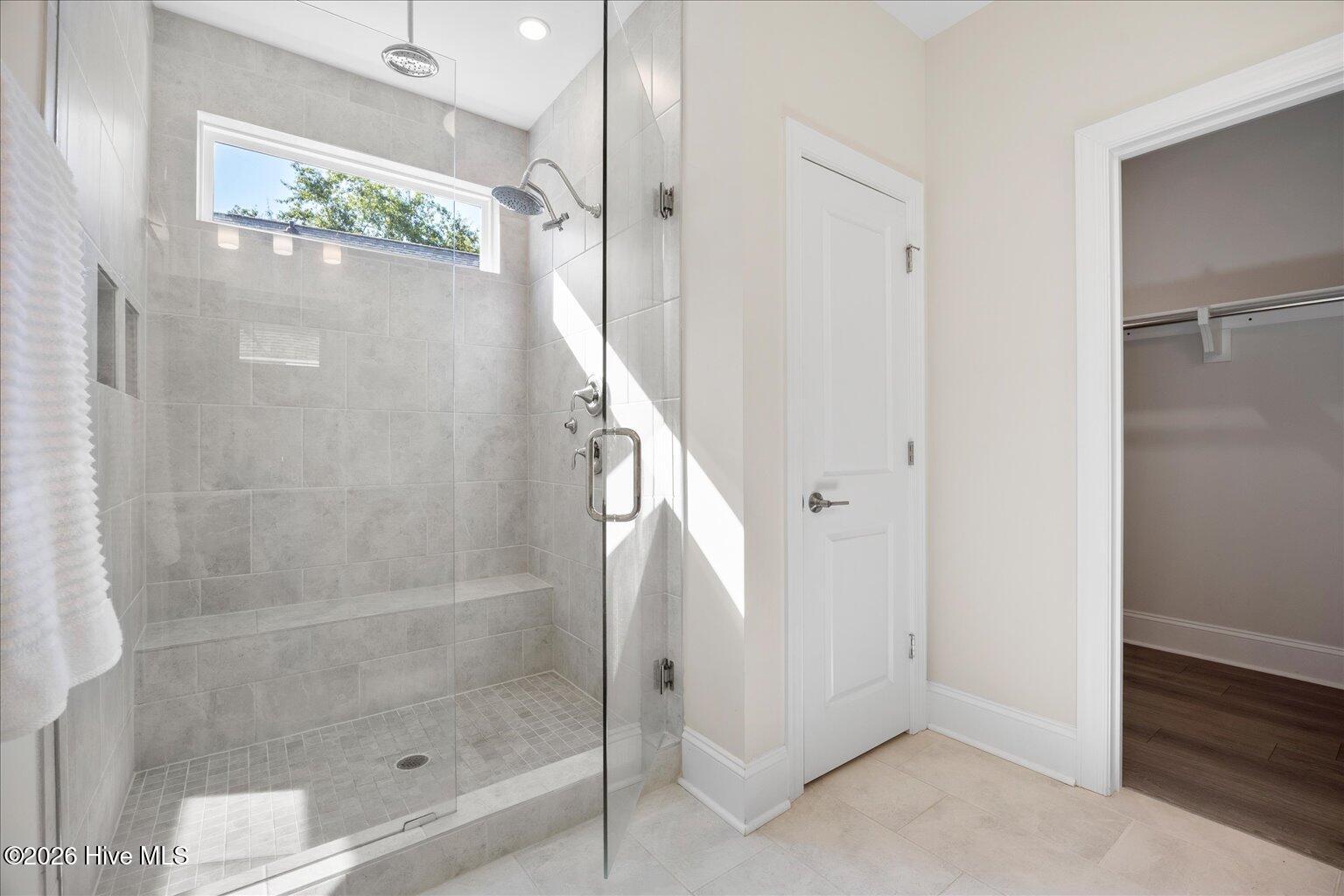 100555417 | Photo 25