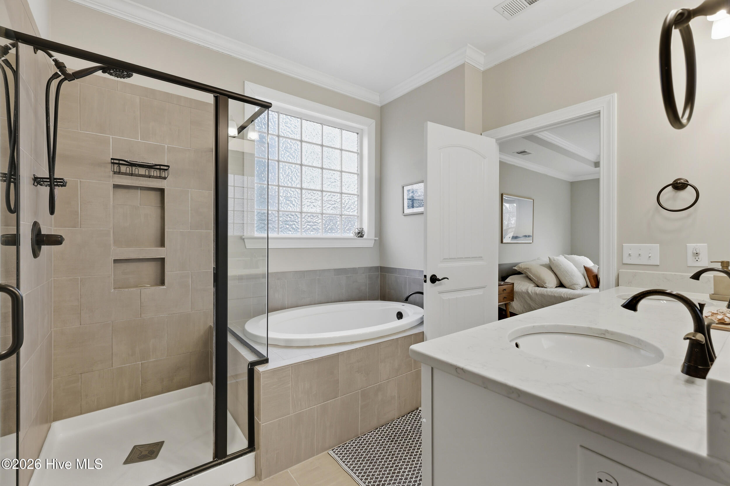 100553163 | Photo 27