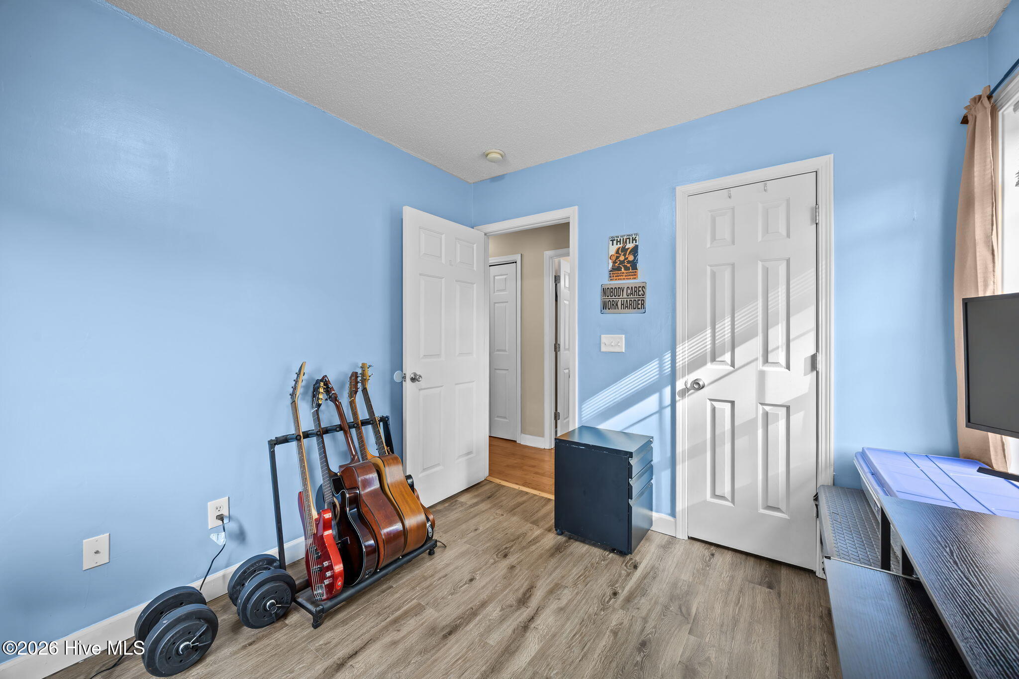 100550840 | Photo 35