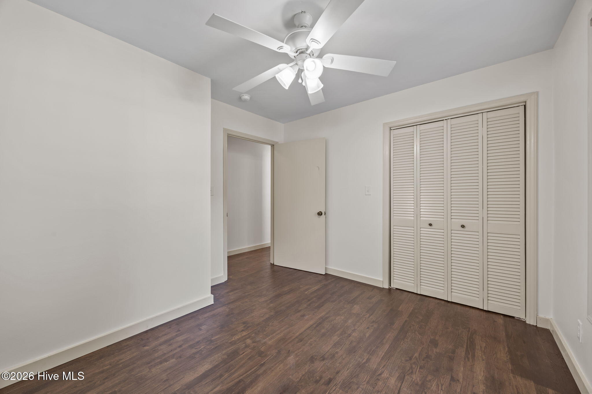 100567940 | Photo 19