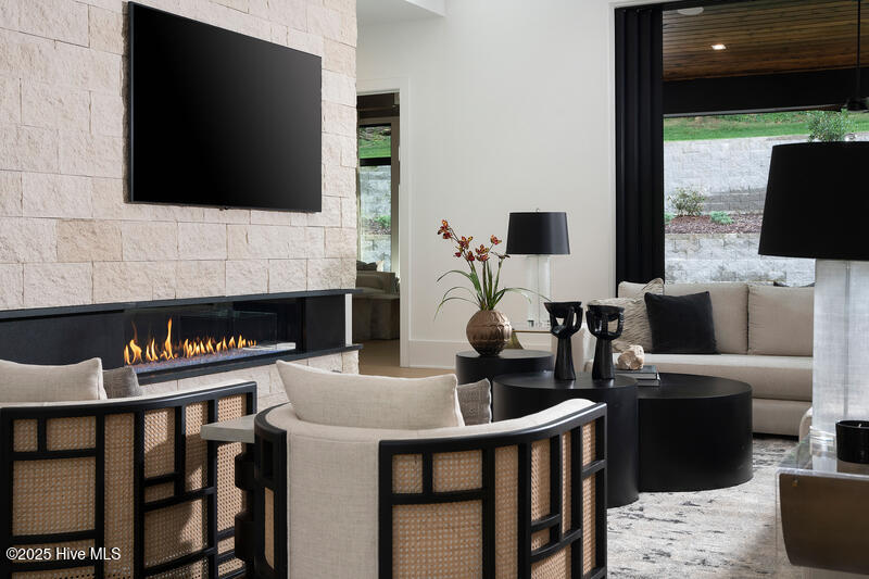 100514811 | Photo 10