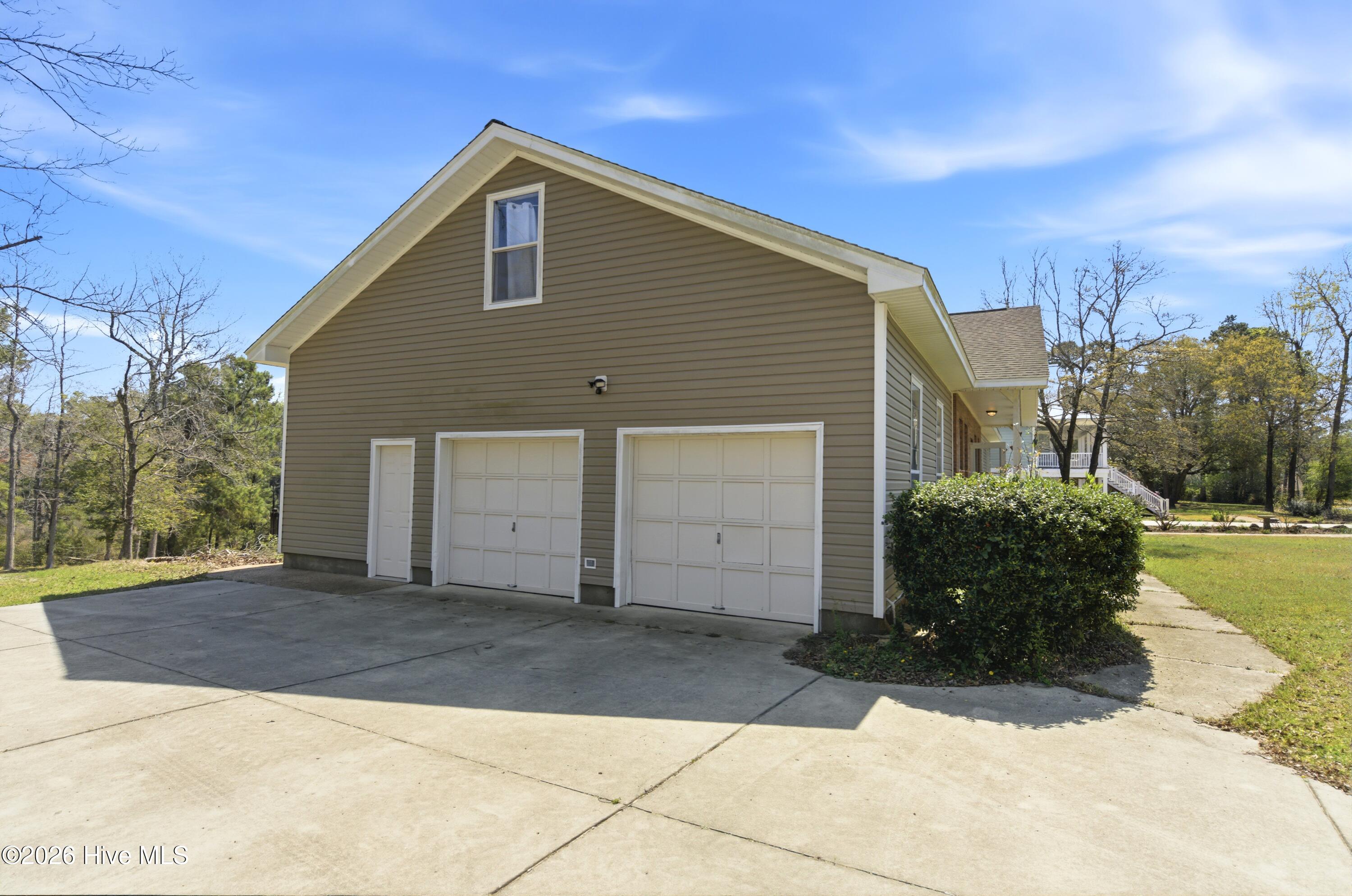 100562679 | Photo 32