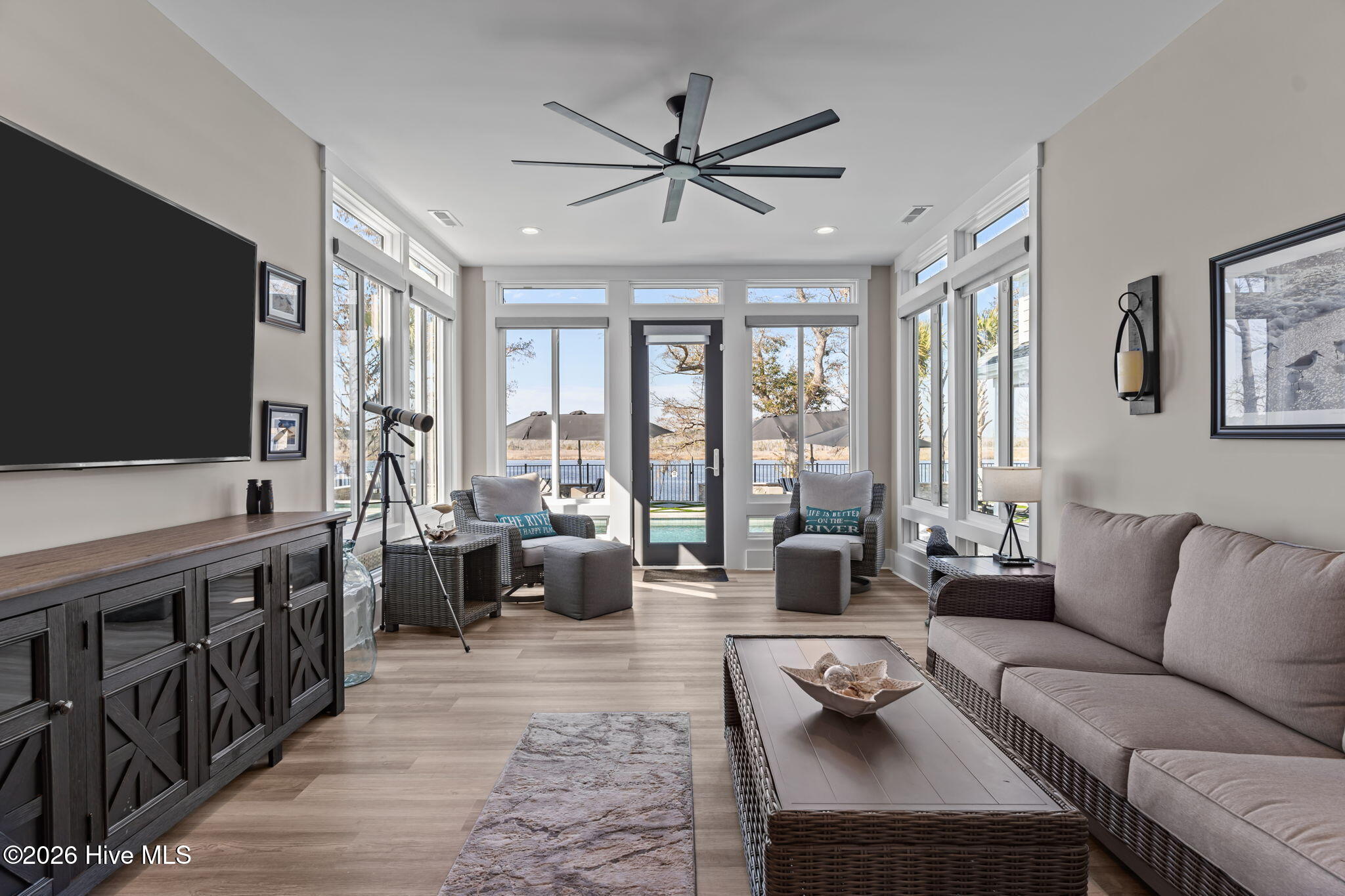 100554448 | Photo 16