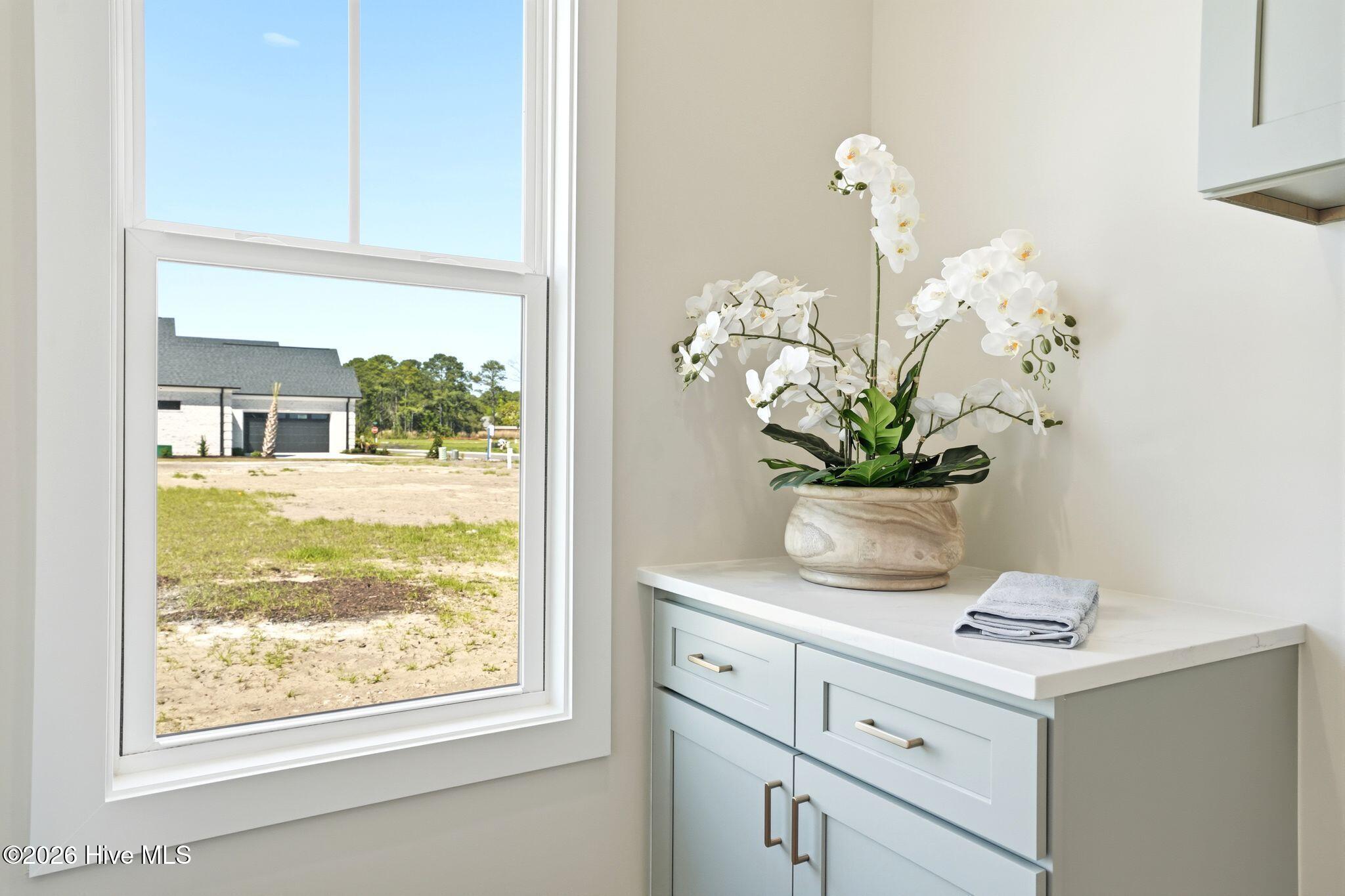 100537171 | Photo 47