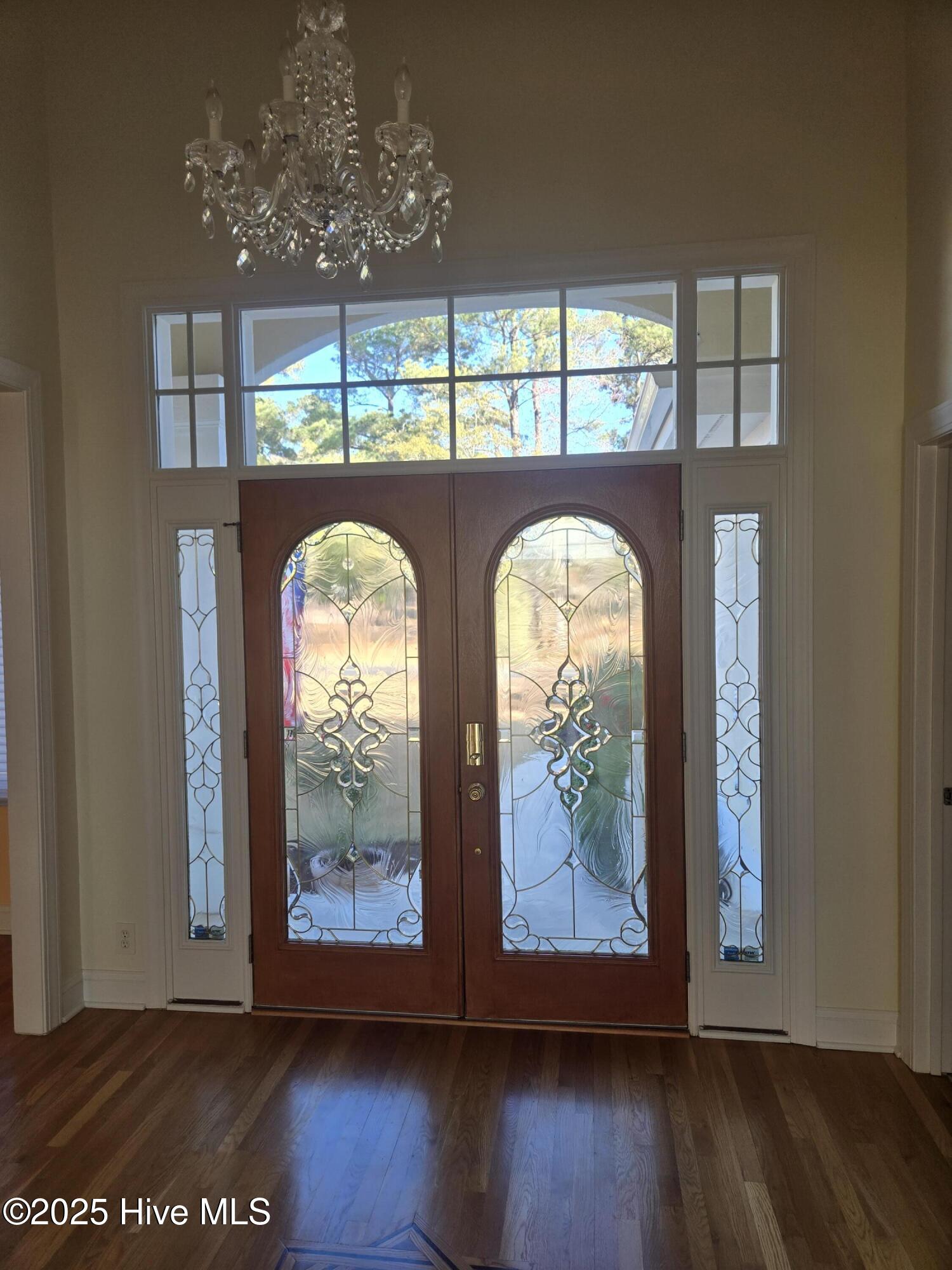 100545211 | Photo 15