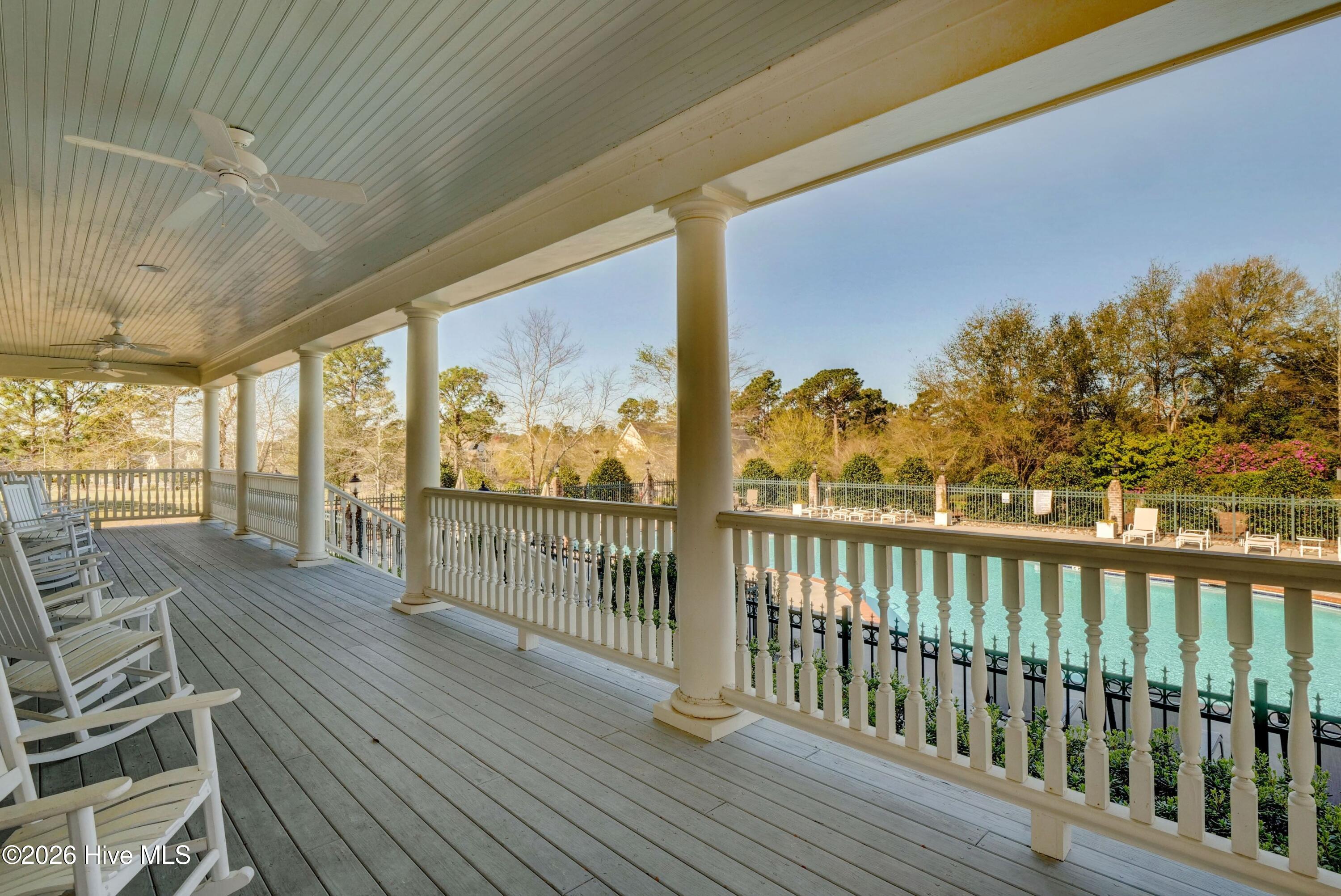 100587292 | Photo 45