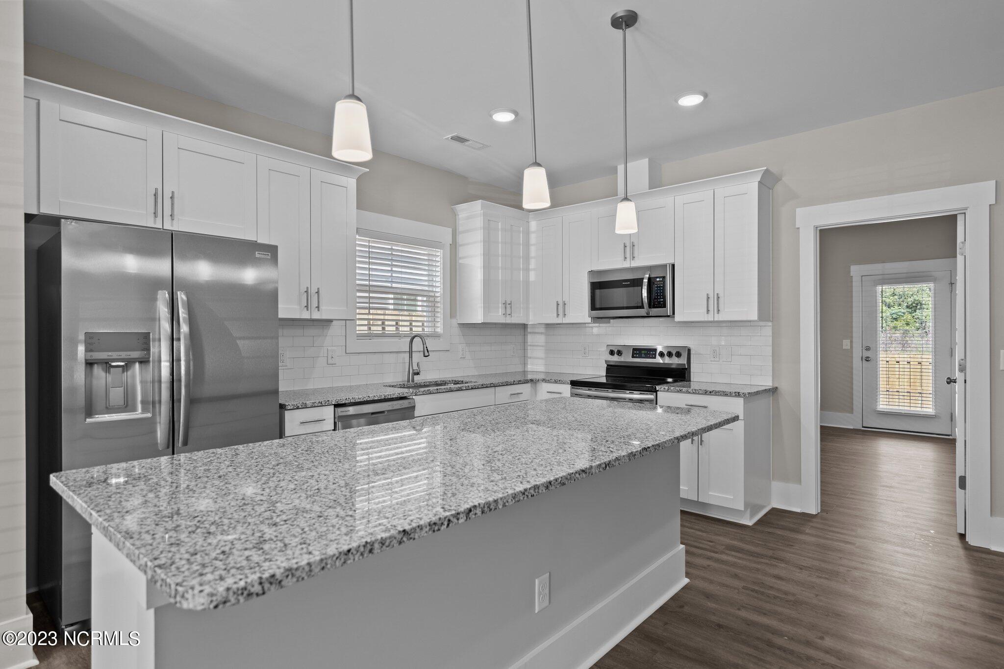 100545578 | Photo 20