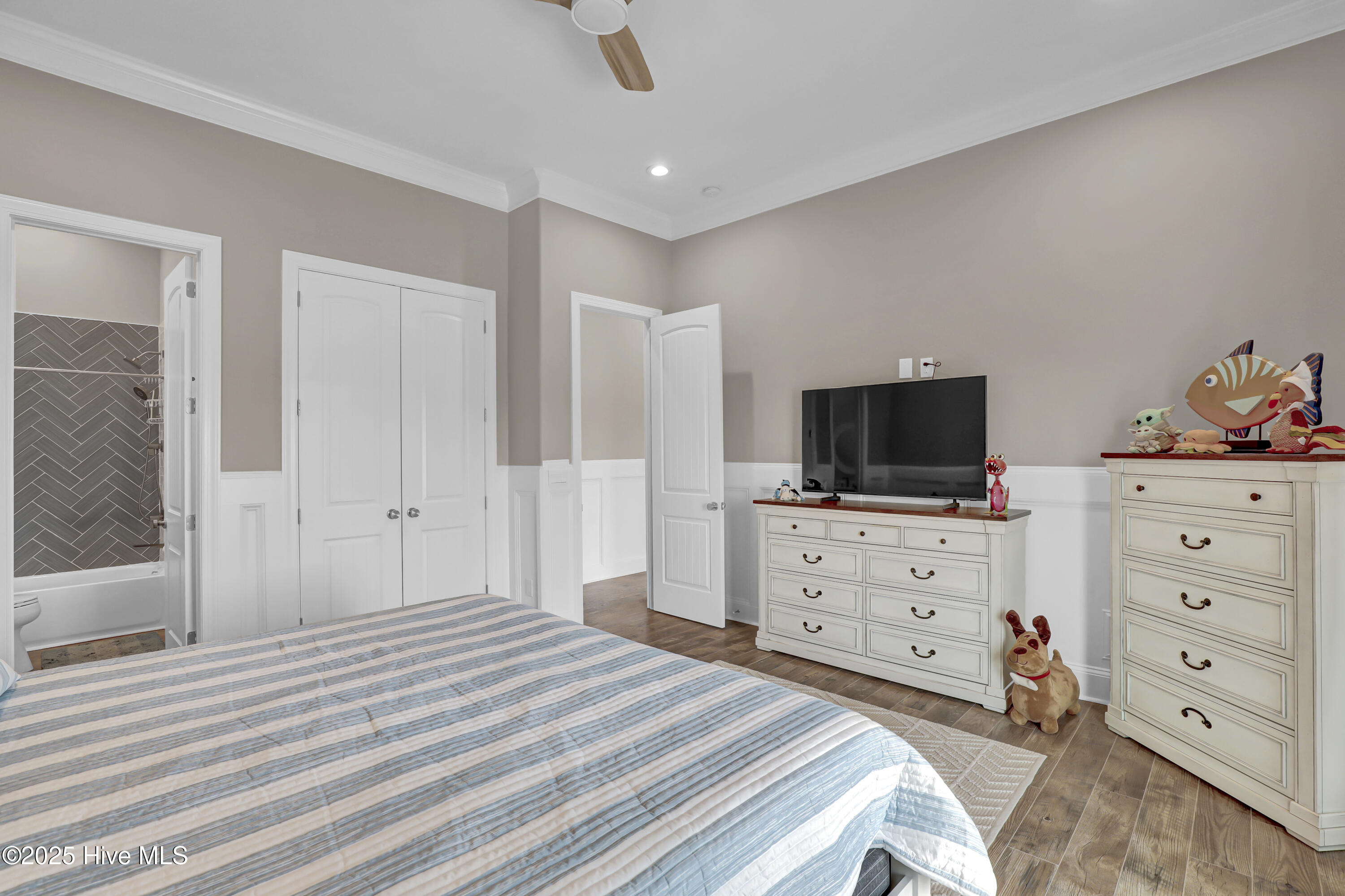 100503420 | Photo 26