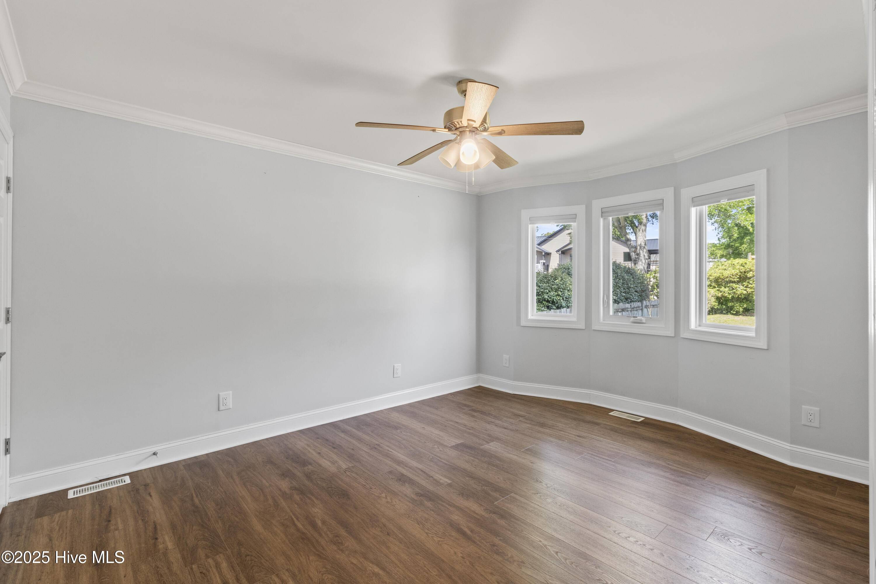 100556358 | Photo 30